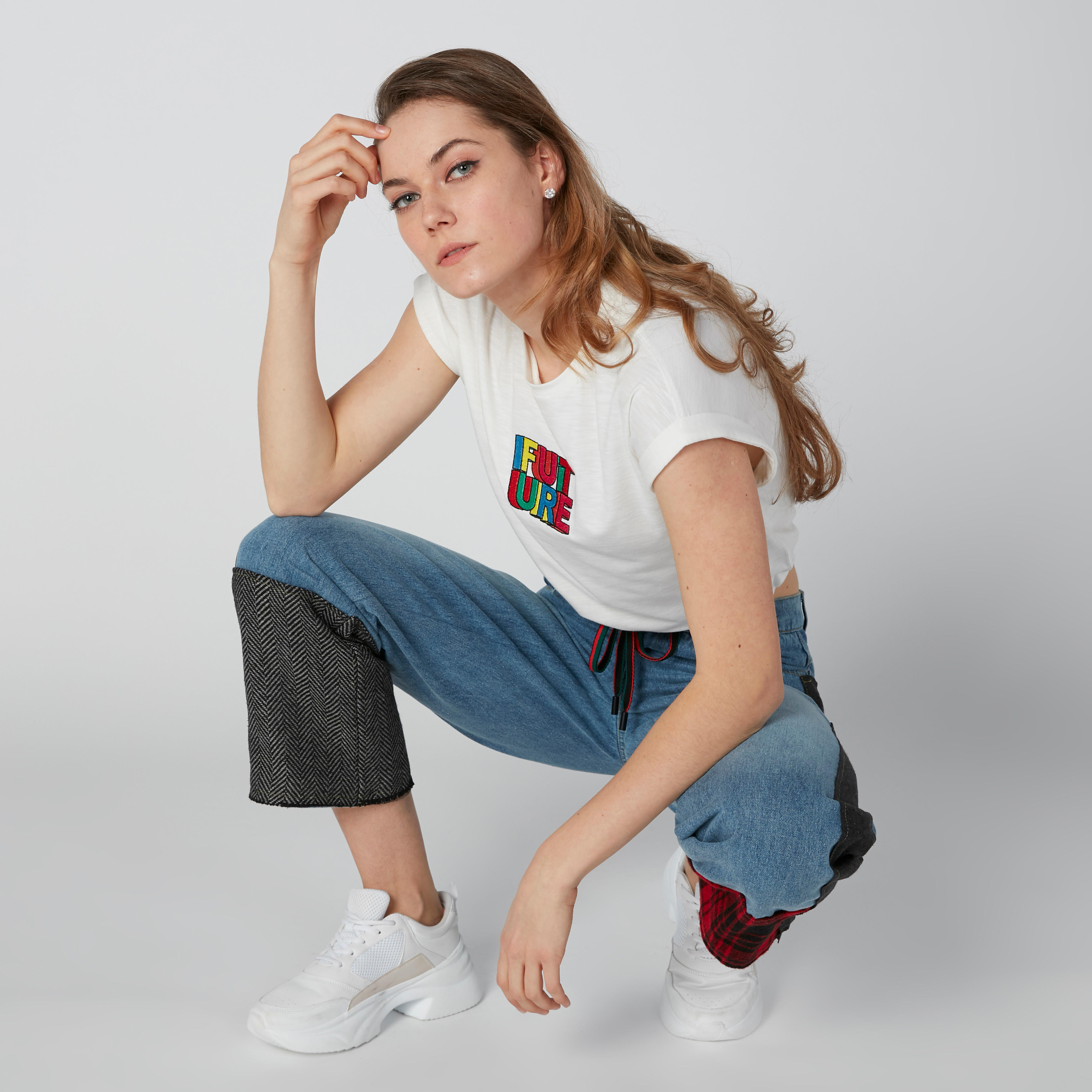 بلوزة قصيرة بياقة مستديرة ورباط وطبعات-women-clothing-tshirts-image-2