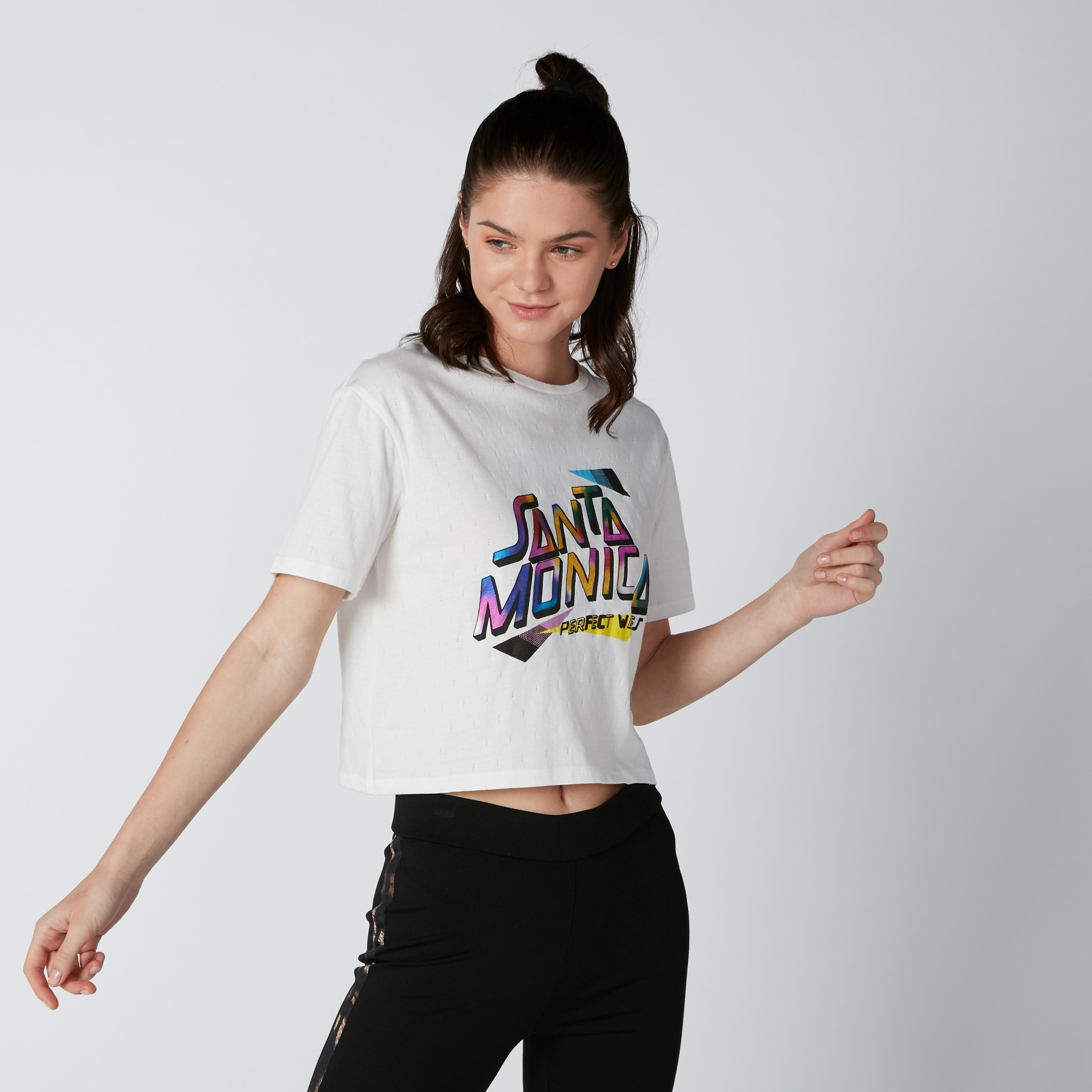 تيشيرت بقصّة واسعة وياقة مستديرة وطبعات-women-clothing-tshirts-image-2