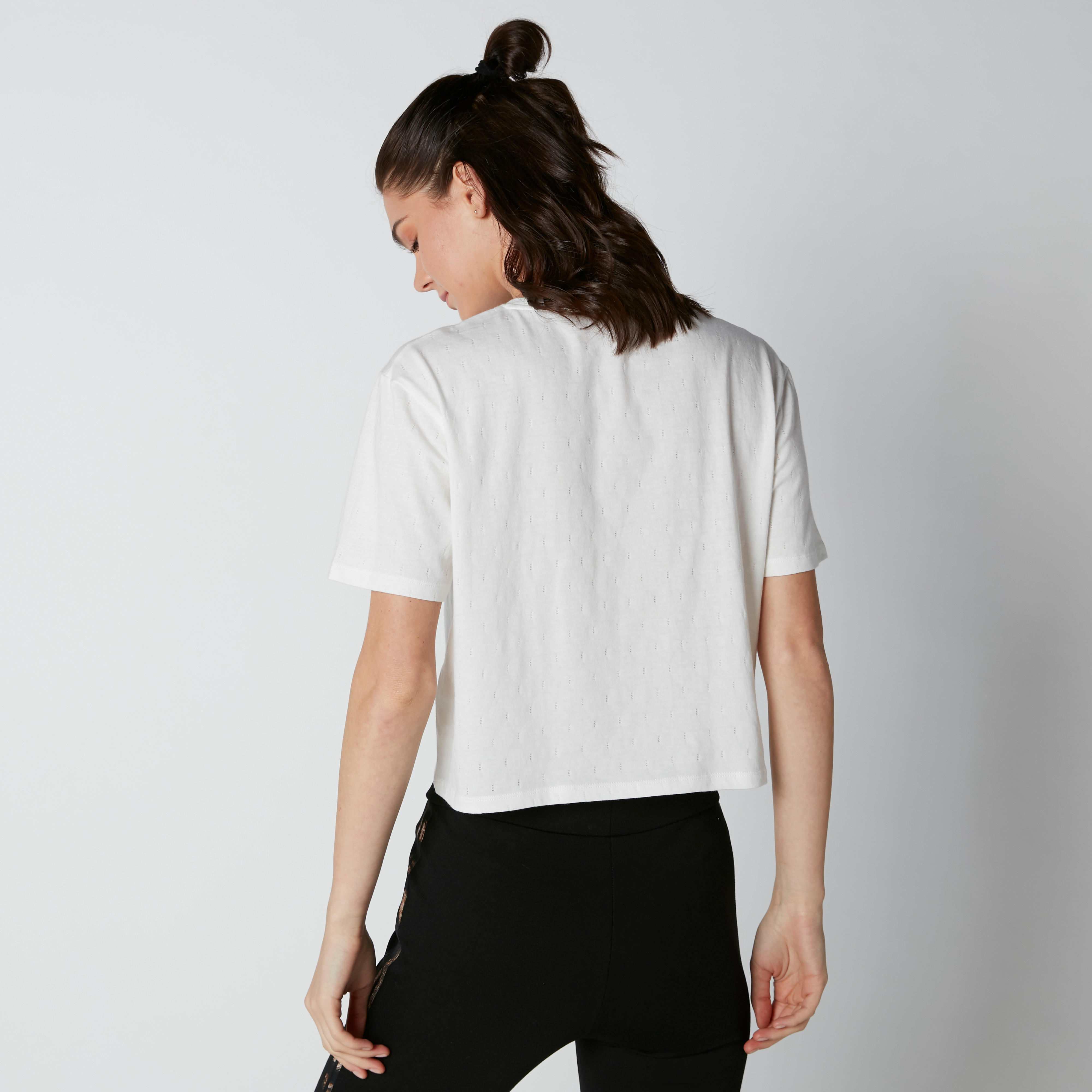 تيشيرت بقصّة واسعة وياقة مستديرة وطبعات-women-clothing-tshirts-image-3