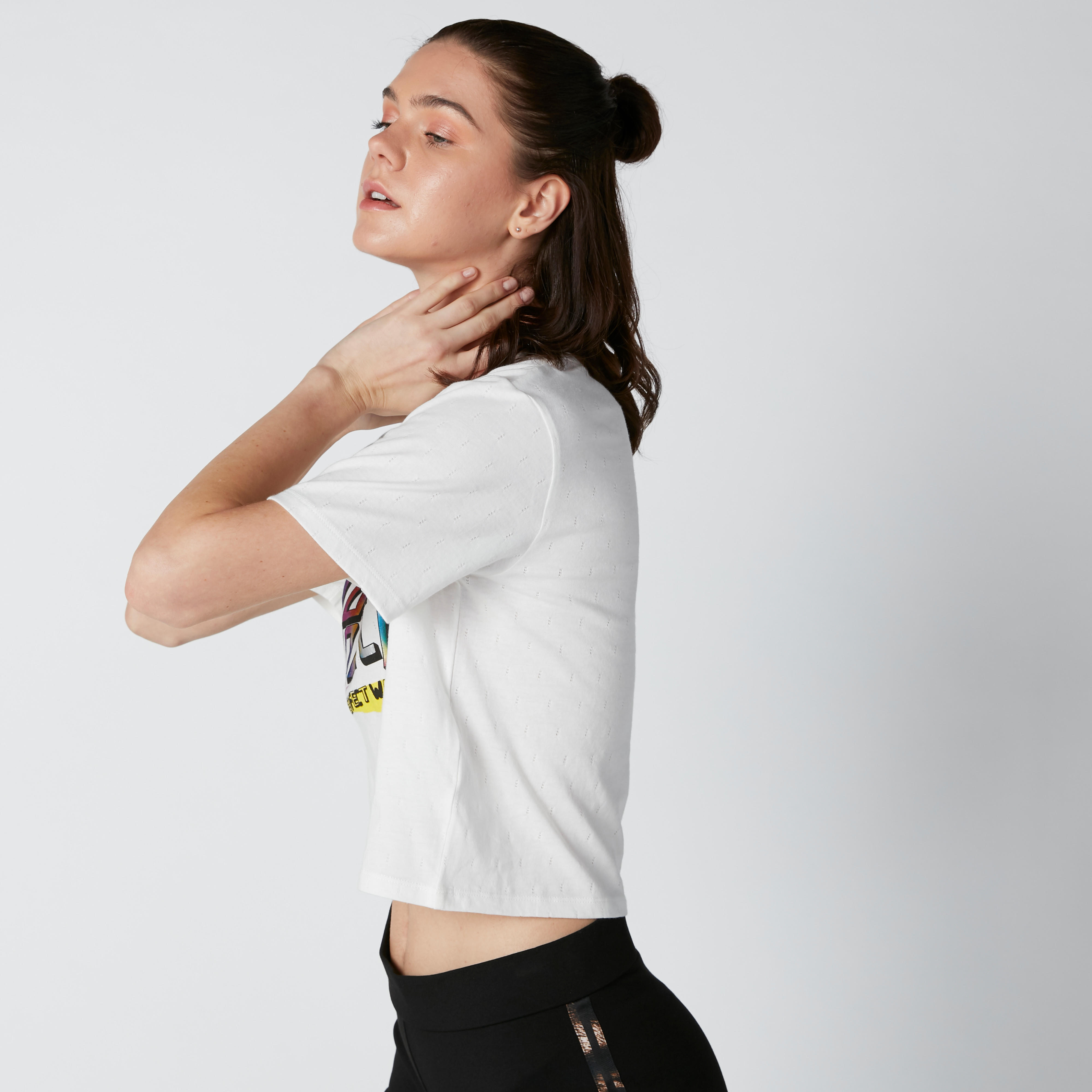 تيشيرت بقصّة واسعة وياقة مستديرة وطبعات-women-clothing-tshirts-image-4