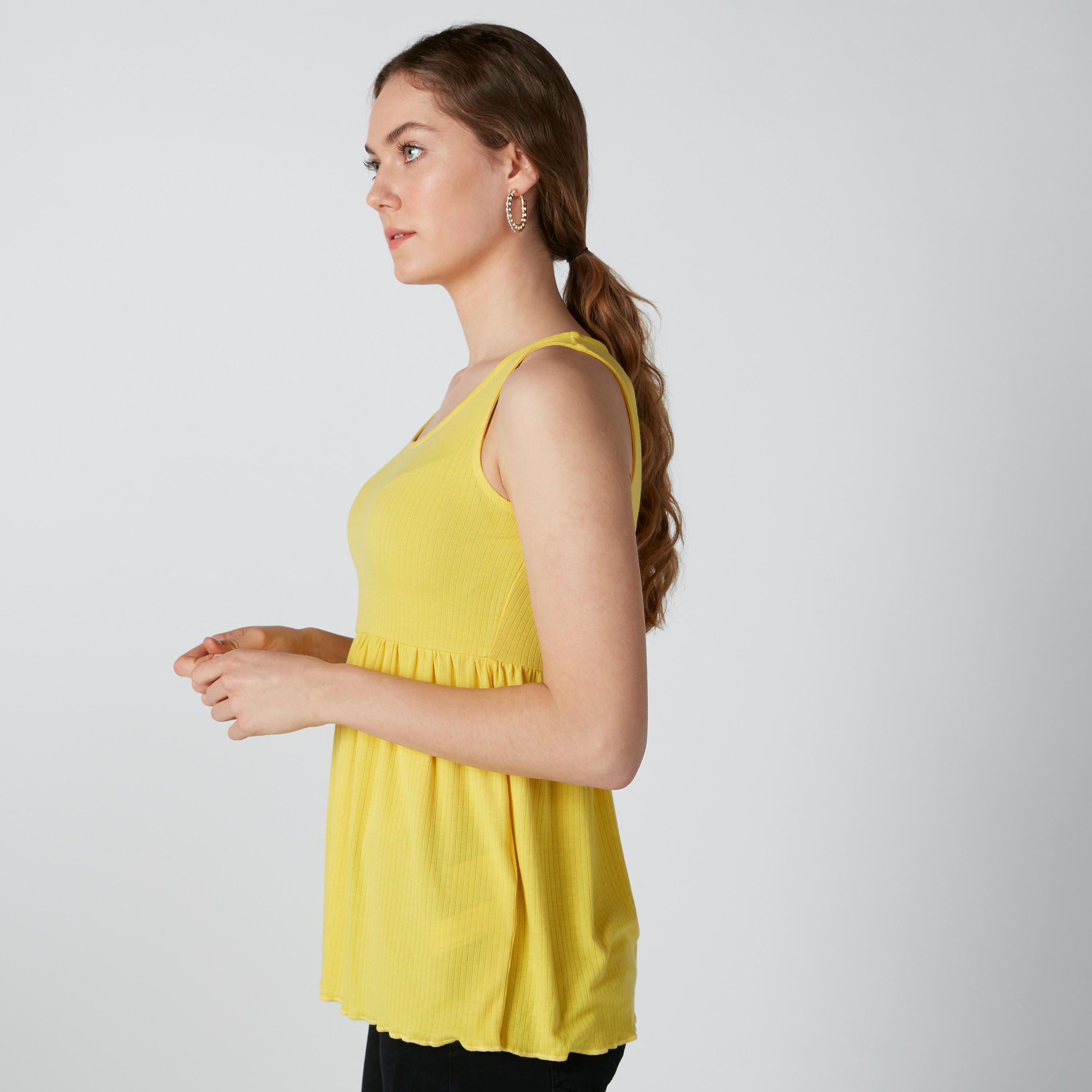 بلوزة دون أكمام بياقة مستديرة-women-clothing-tshirts-image-1