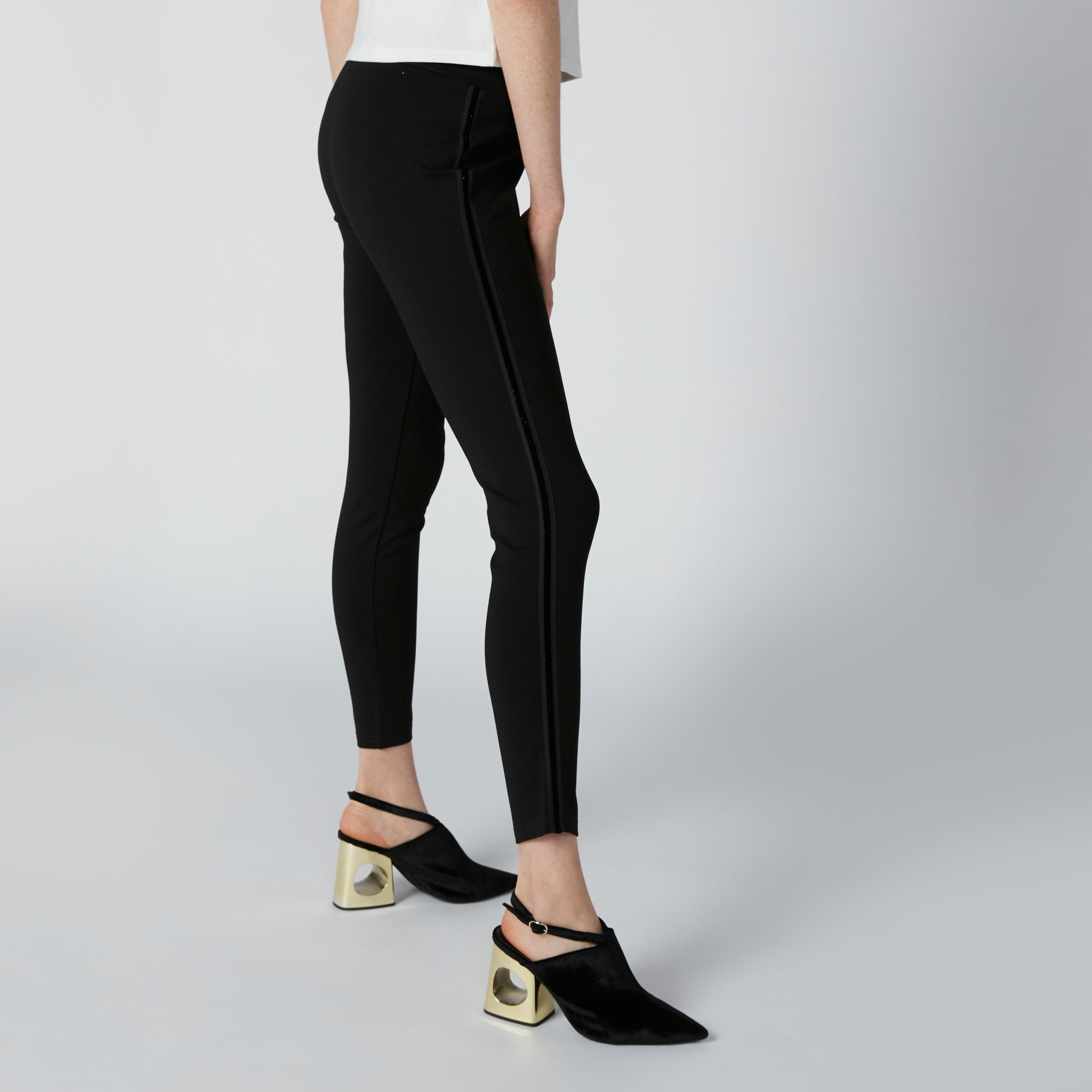 بنطال ليقنز بقصّة واسعة وخصر مرتفع-women-clothing-bottoms-leggings-image-3
