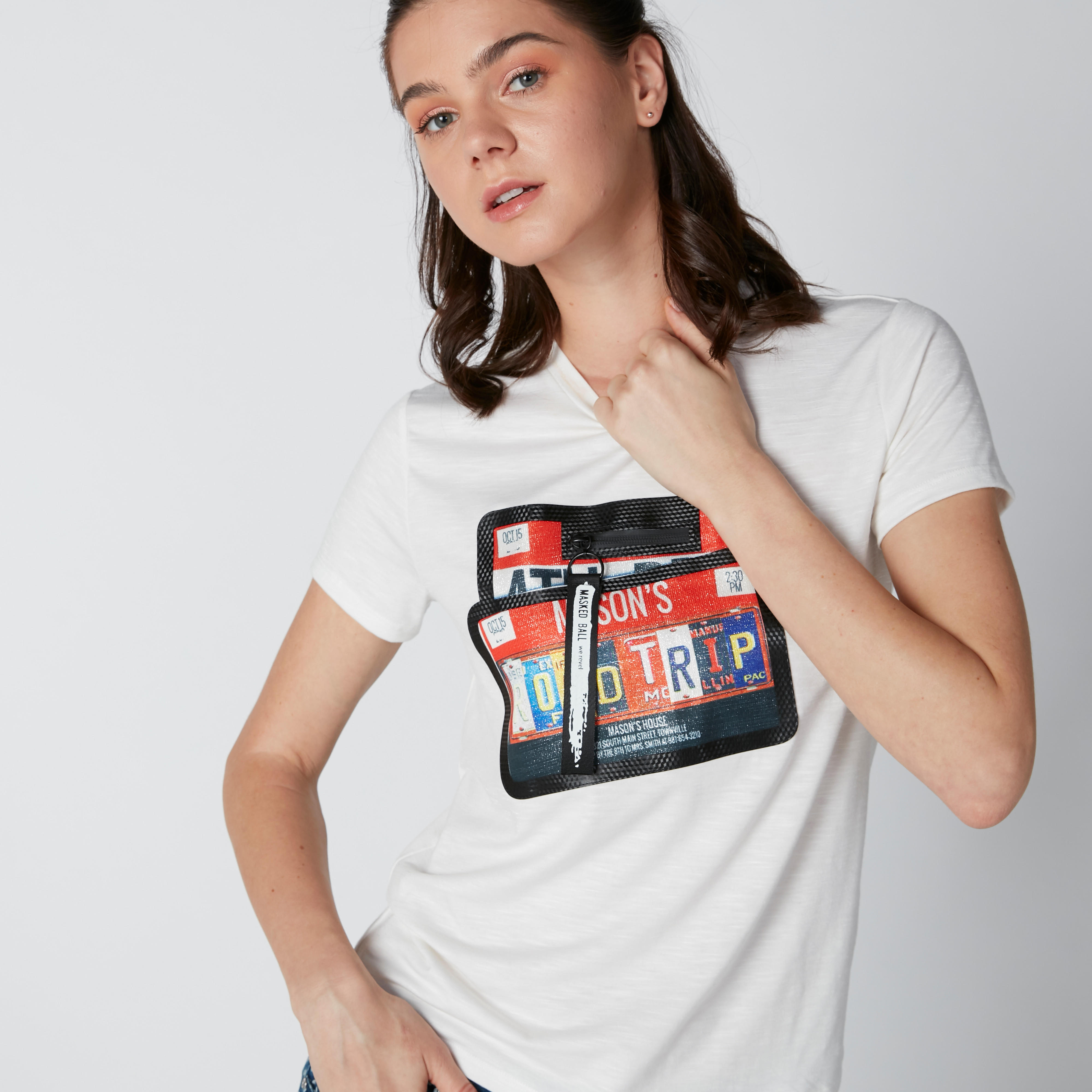 تيشيرت بياقة ضيّقة وأكمام قصيرة وطبعات-women-clothing-tshirts-image-3