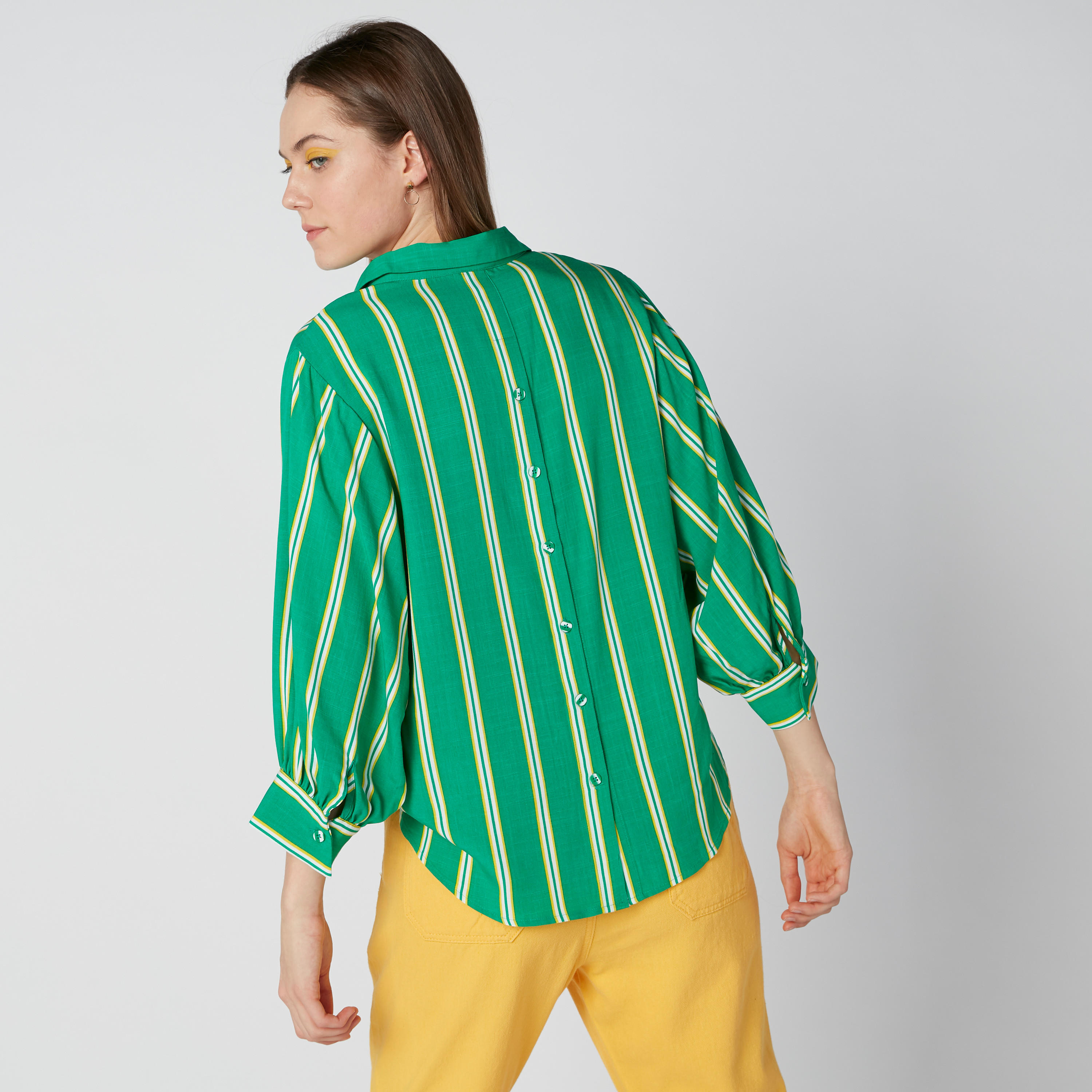 بلوزة مقلّمة بياقة عاديّة وأزرار-women-clothing-shirtsandblouses-blouses-image-1