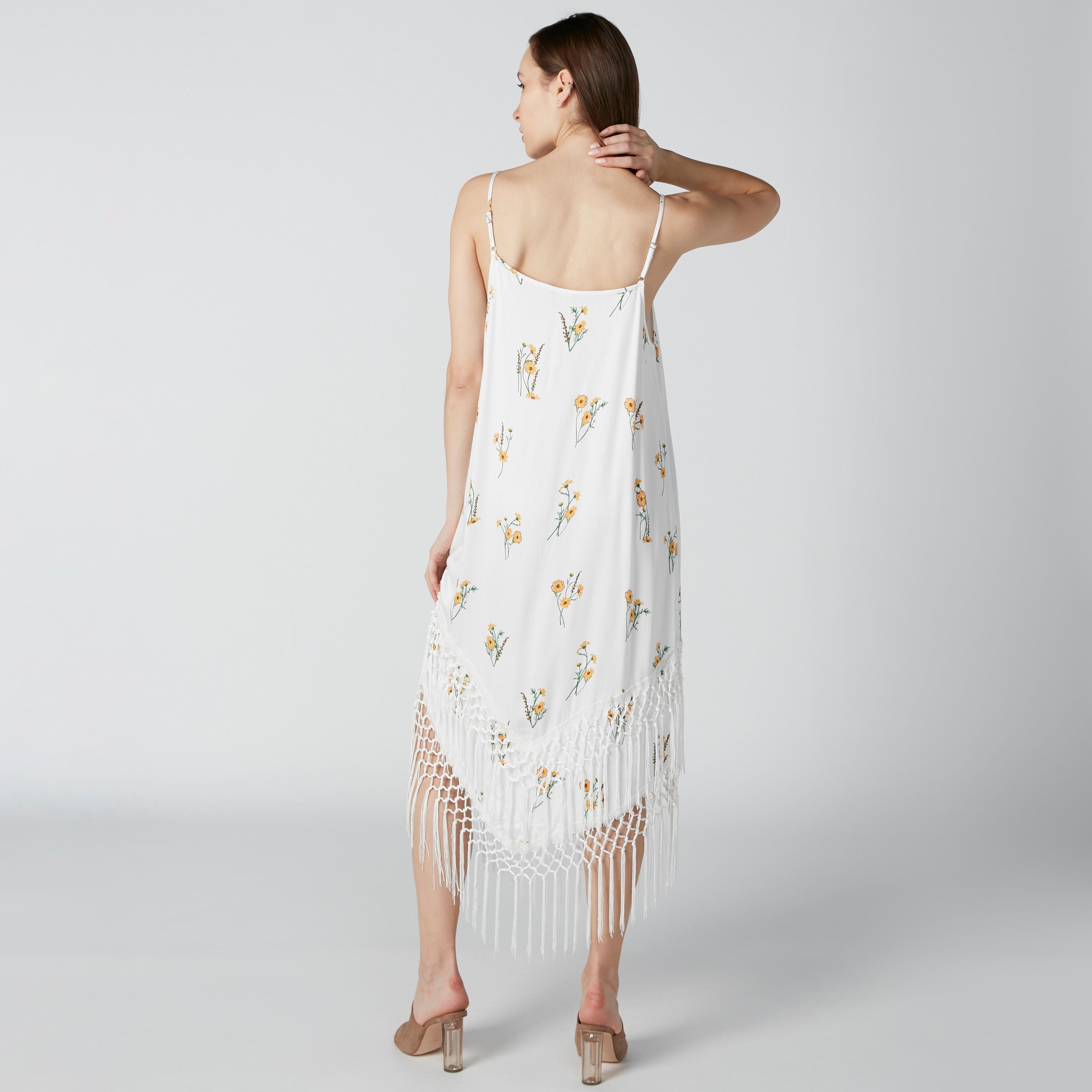 فستان متوسط الطول بحمّالات رفيعة وشرّابات وطبعات أزهار-women-clothing-dresses-image-2
