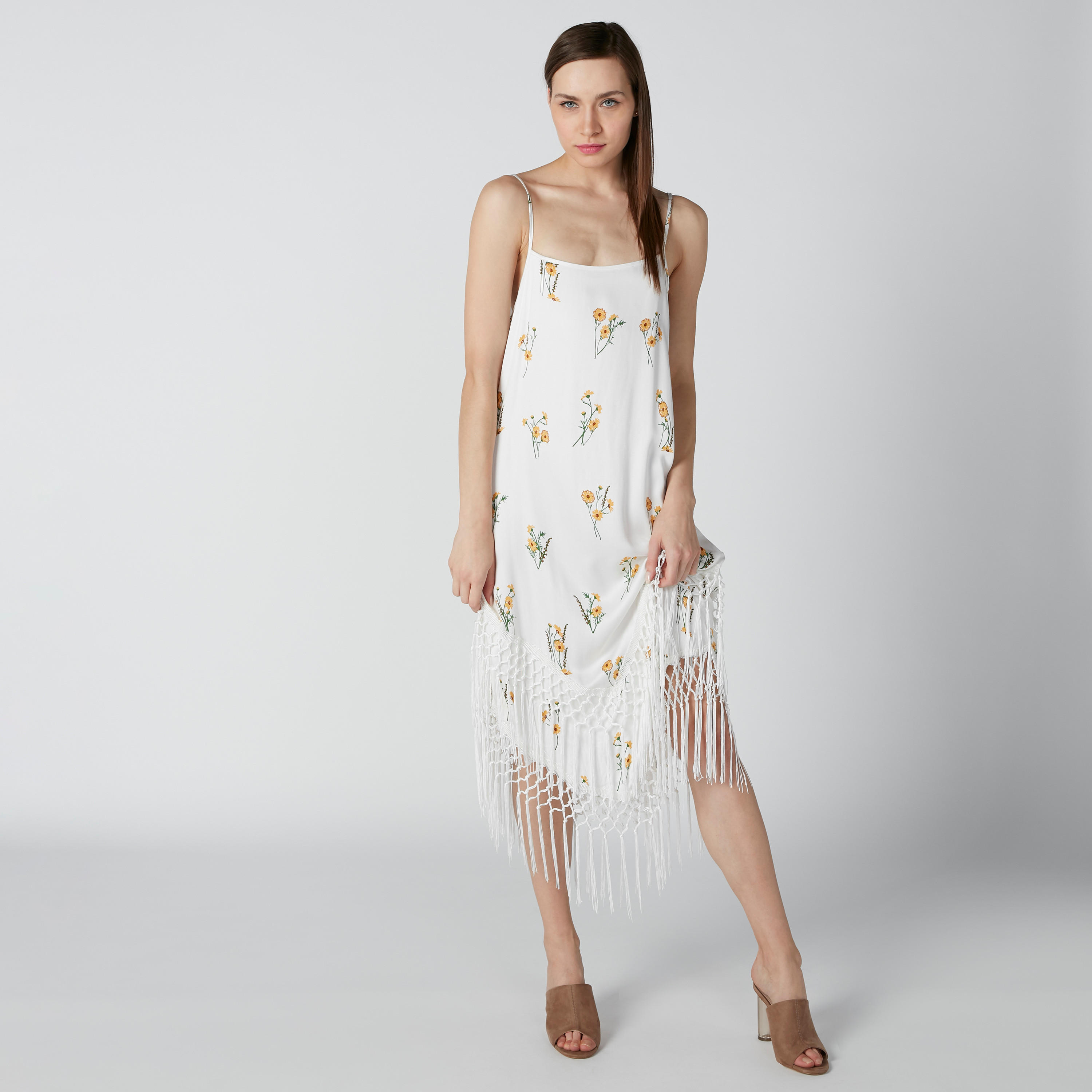فستان متوسط الطول بحمّالات رفيعة وشرّابات وطبعات أزهار-women-clothing-dresses-image-3