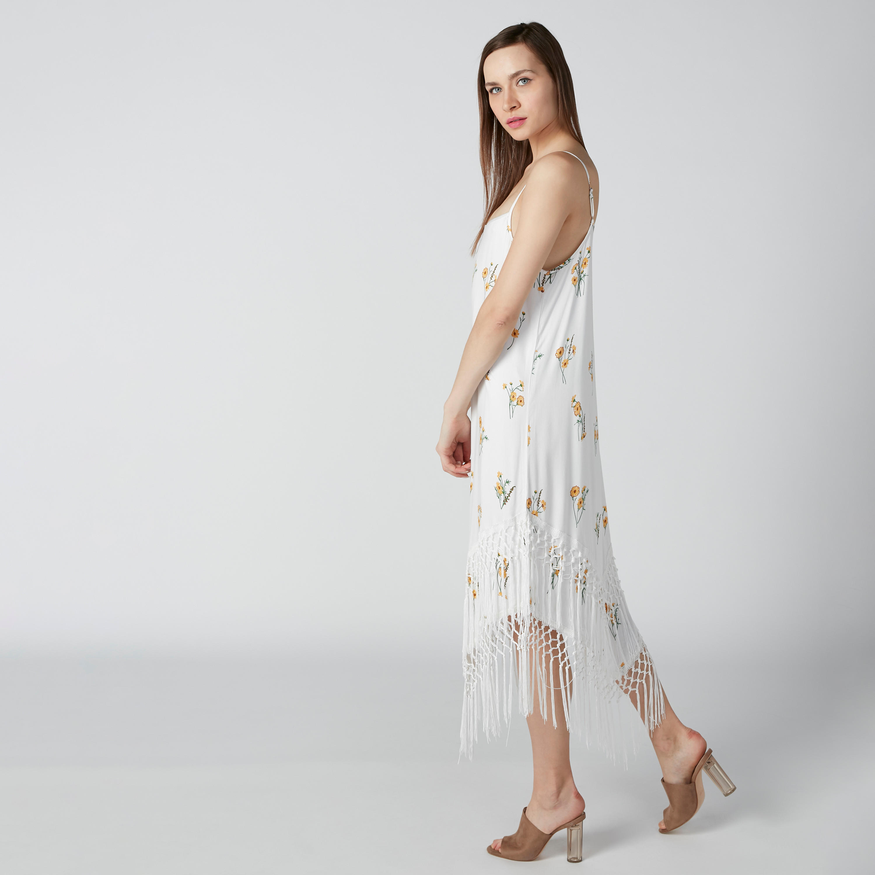 فستان متوسط الطول بحمّالات رفيعة وشرّابات وطبعات أزهار-women-clothing-dresses-image-4