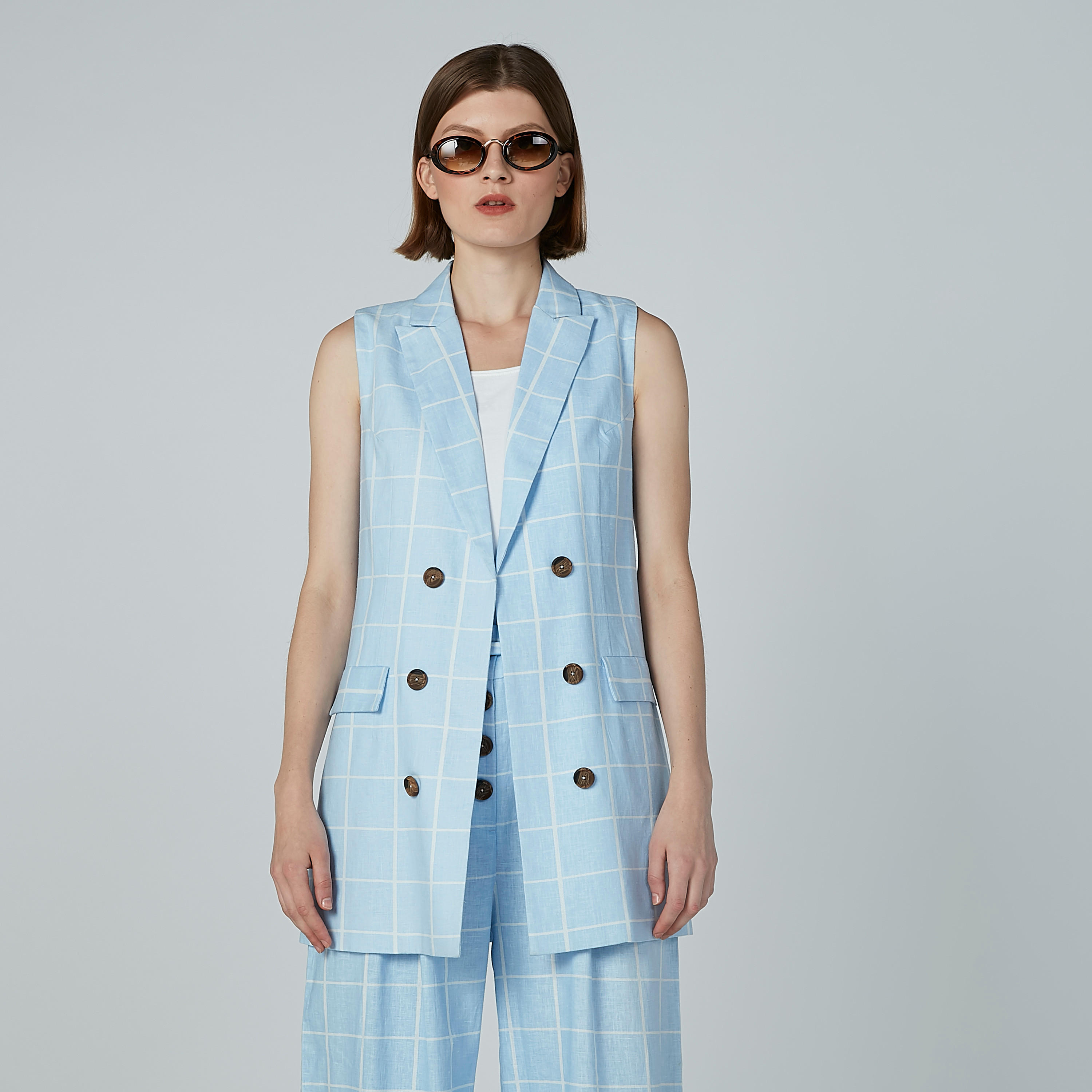 معطف كاروهات طويل دون أكمام بجيوب-women-clothing-coatsandjackets-coats-image-1