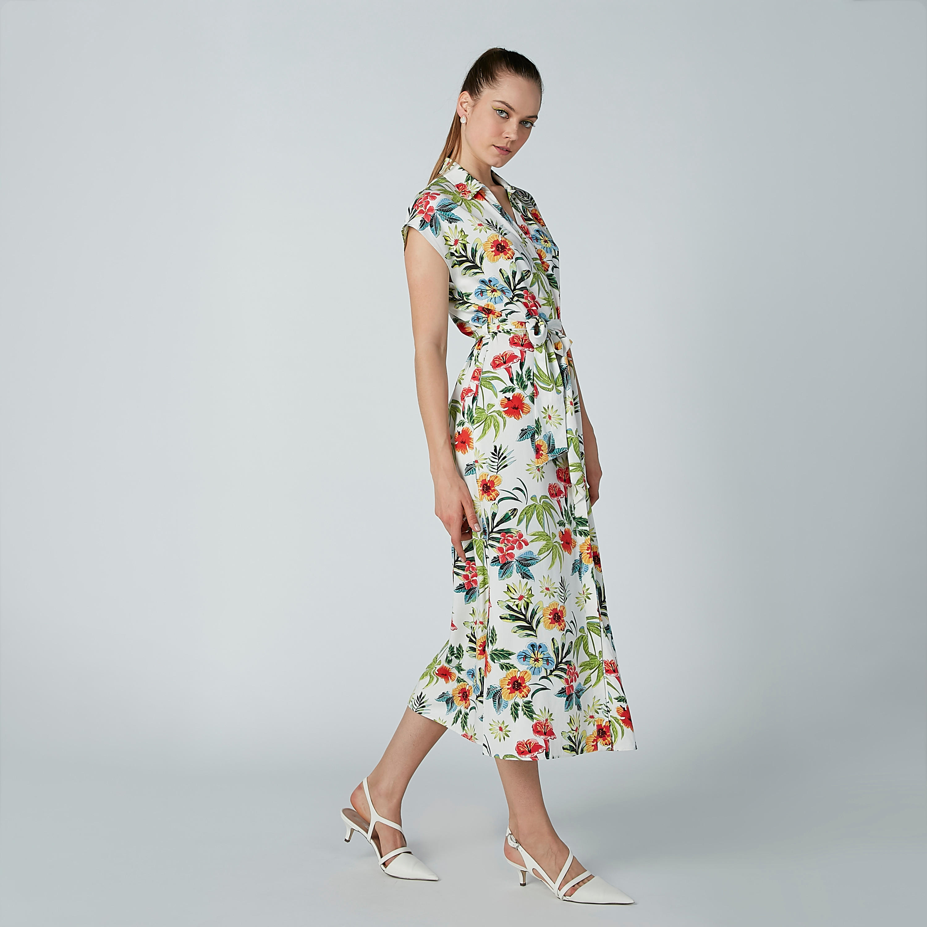 فستان قميص متوسط الطول برباط وطبعات زهرية-women-clothing-dresses-image-2