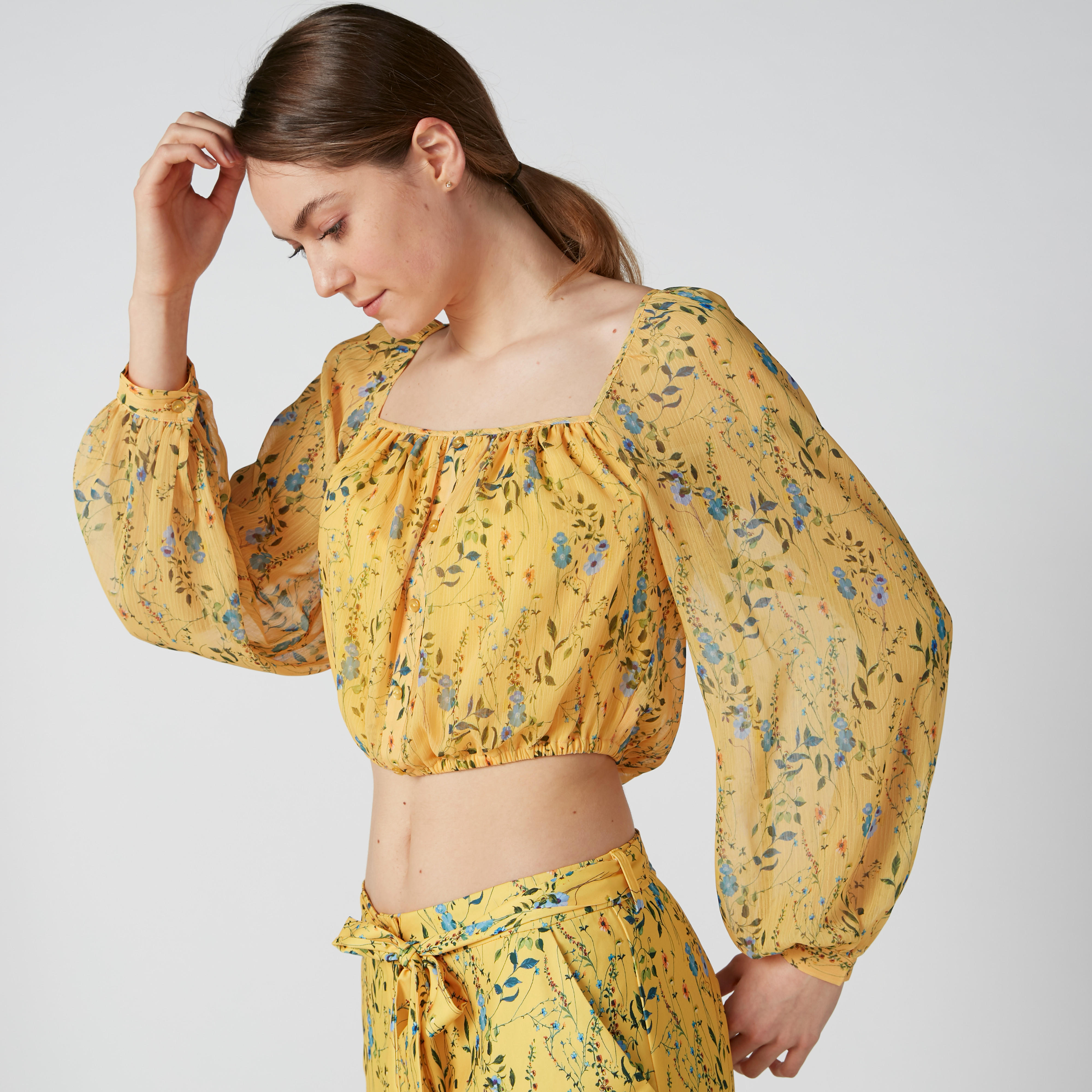 بلوزة قصيرة بأكمام طويلة وأربطة وطبعات زهرية-women-clothing-shirtsandblouses-blouses-image-4