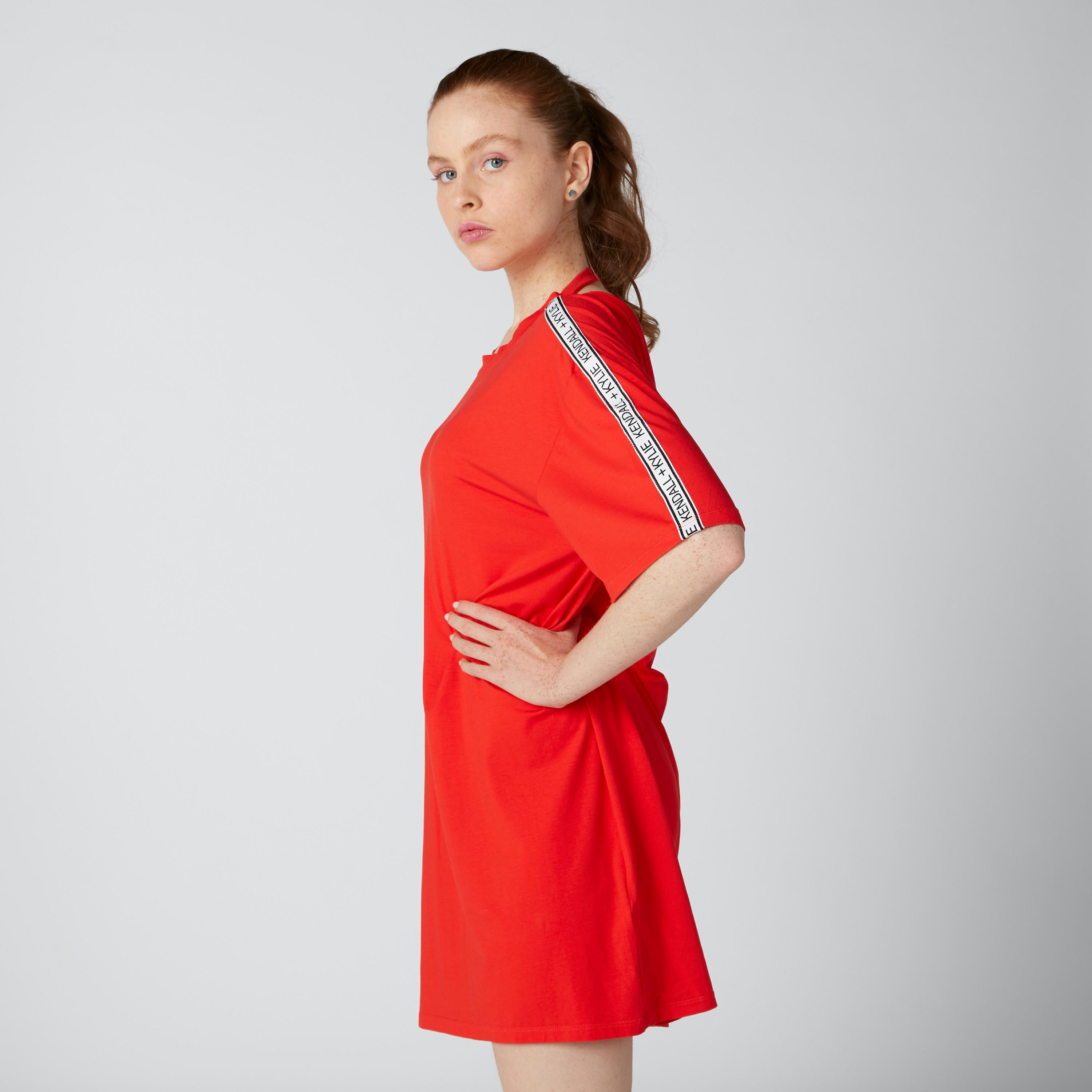 فستان تيشيرت قصير بأكمام قصيرة وشريطة وطبعات-women-clothing-dresses-image-4