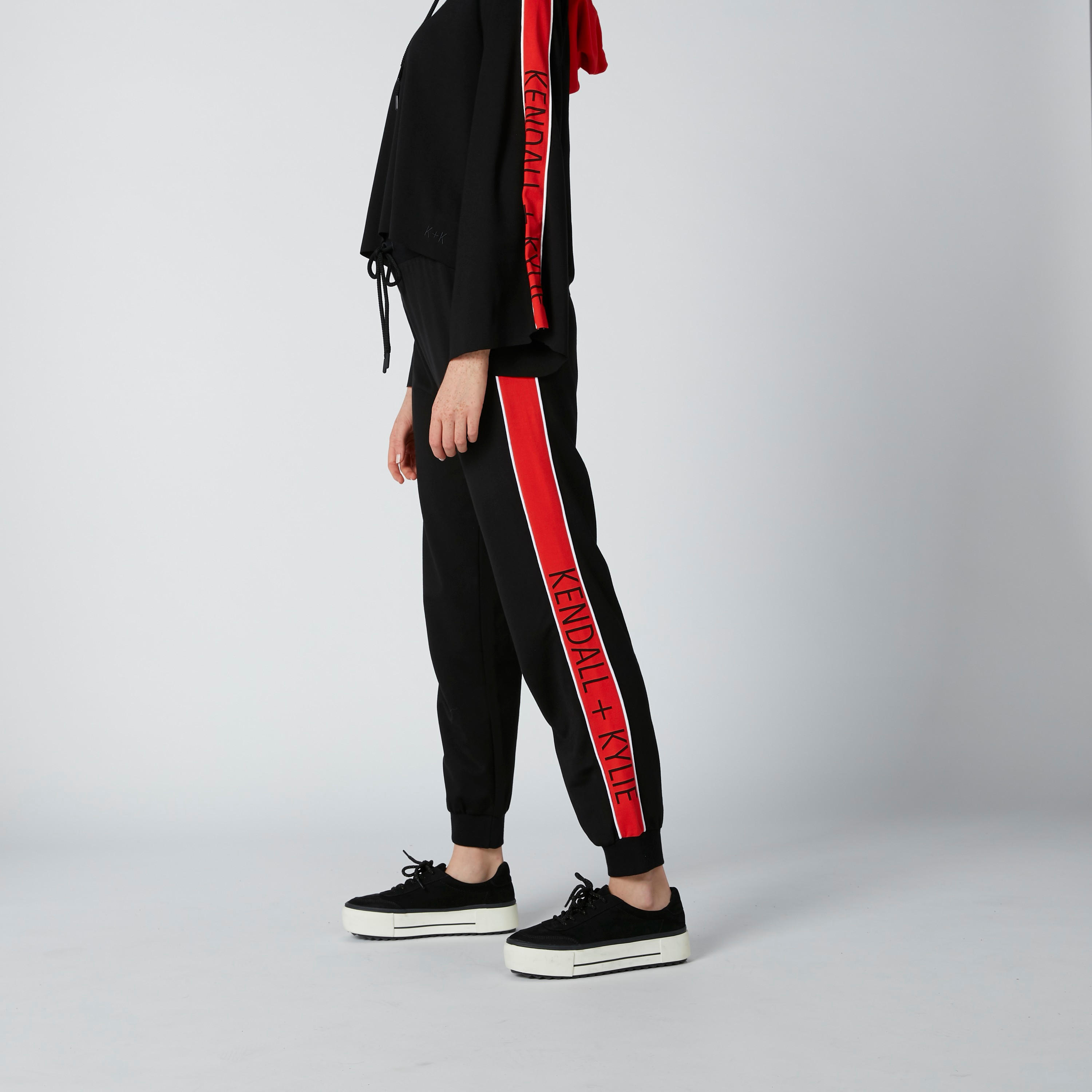 بنطال رياضي برباط وشريطة ودرزات-women-clothing-bottoms-joggers-image-1