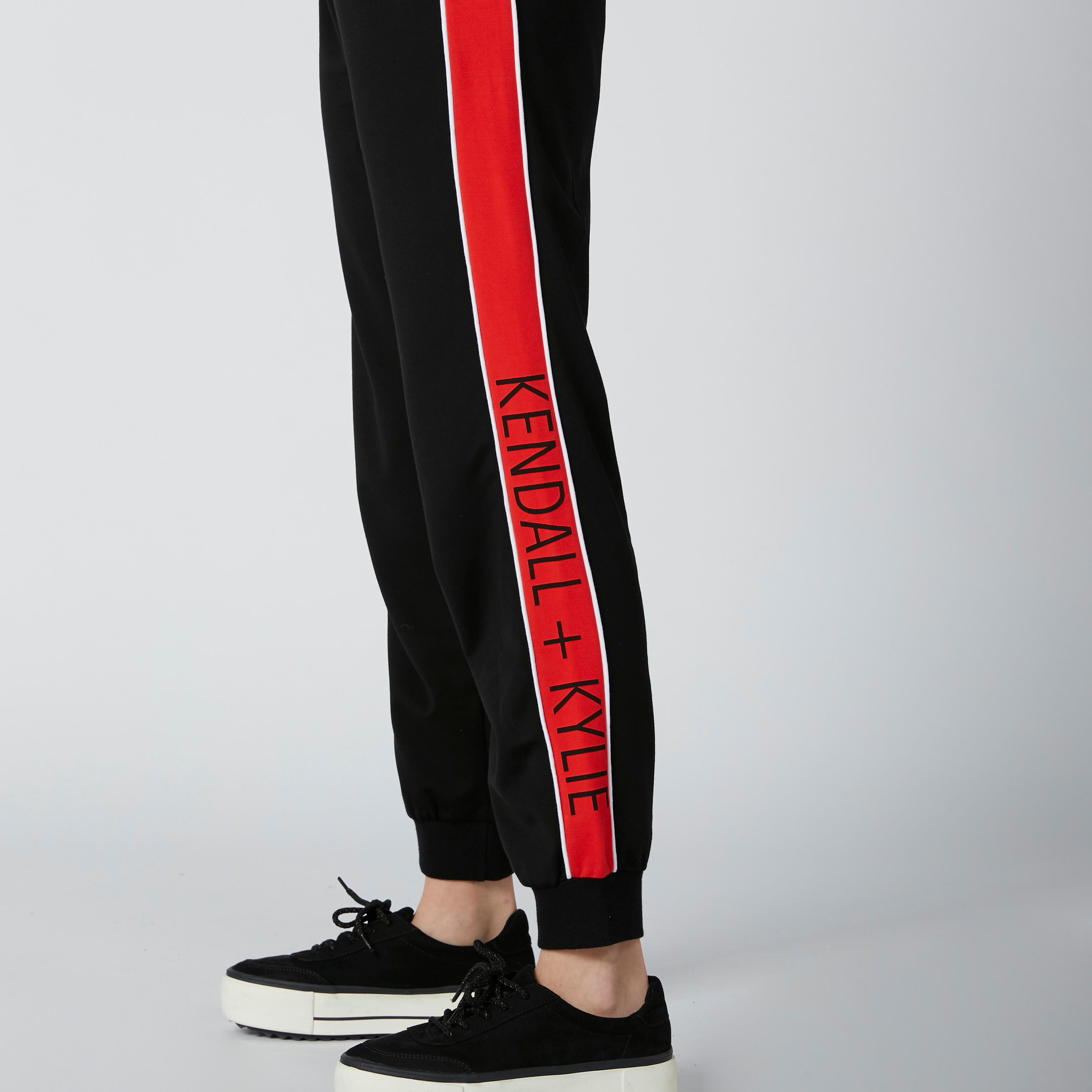 بنطال رياضي برباط وشريطة ودرزات-women-clothing-bottoms-joggers-image-5