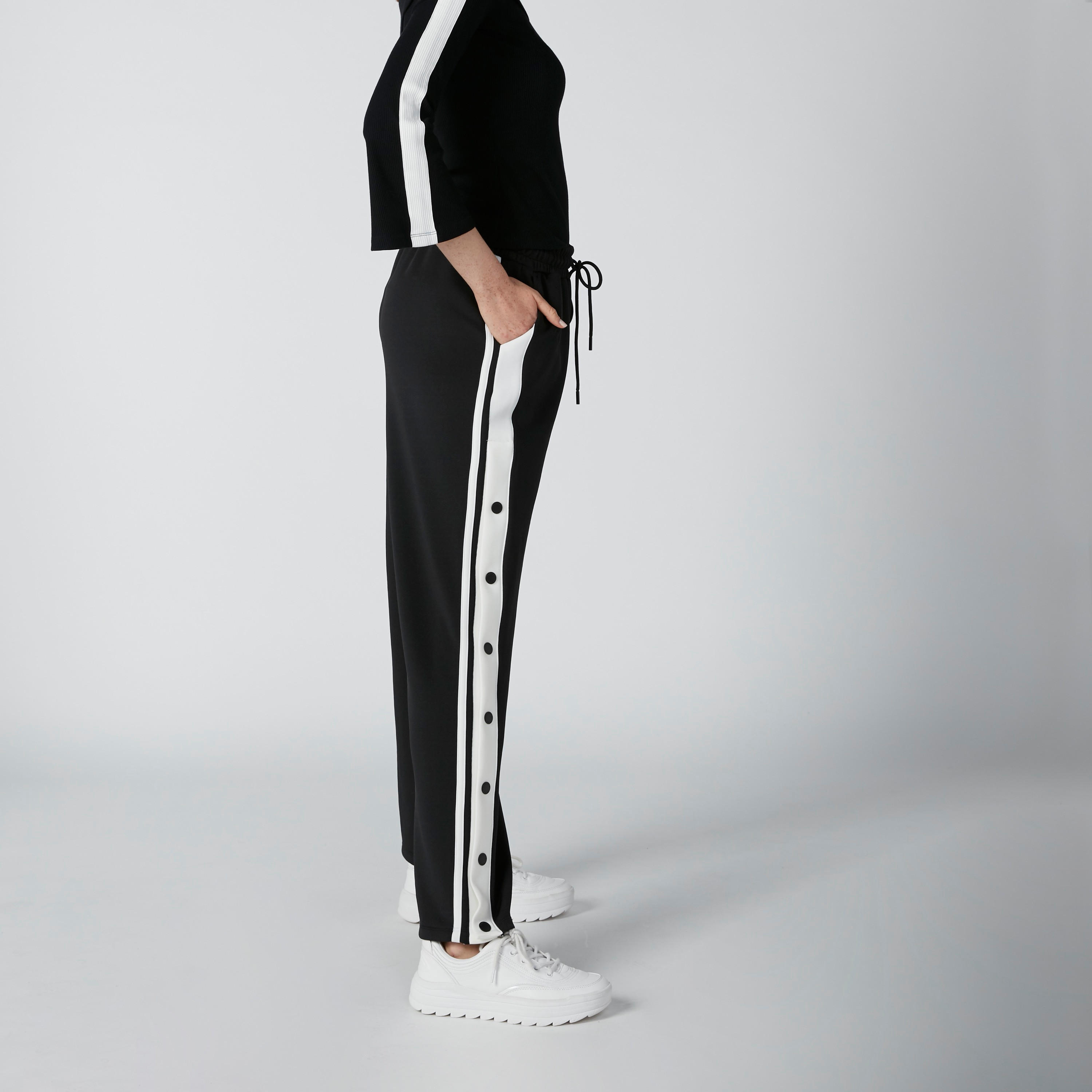 بنطال برباط وجيوب وأزرار-women-clothing-bottoms-trousers-image-2