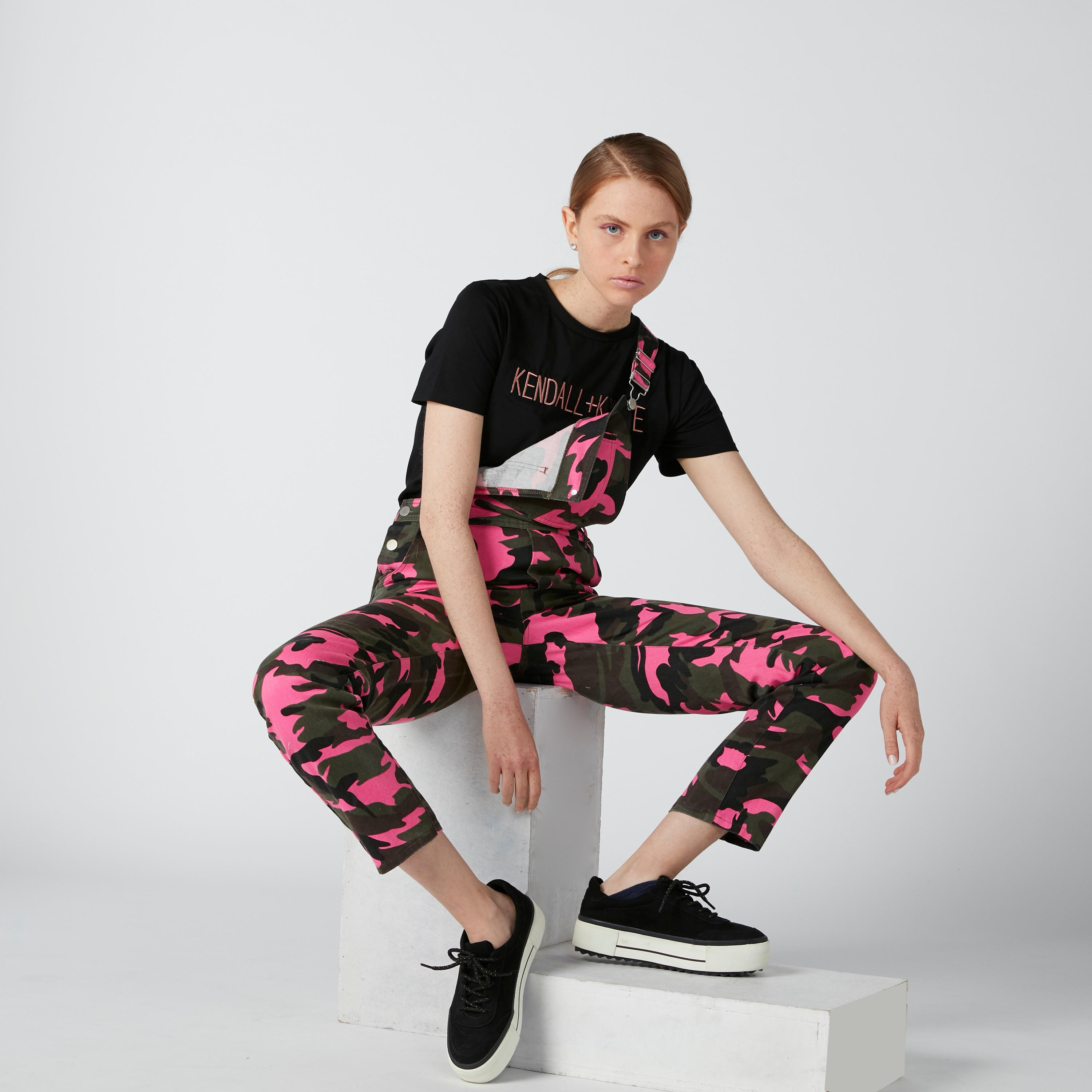 تيشيرت مطرّز بأكمام قصيرة-women-clothing-tshirts-image-1