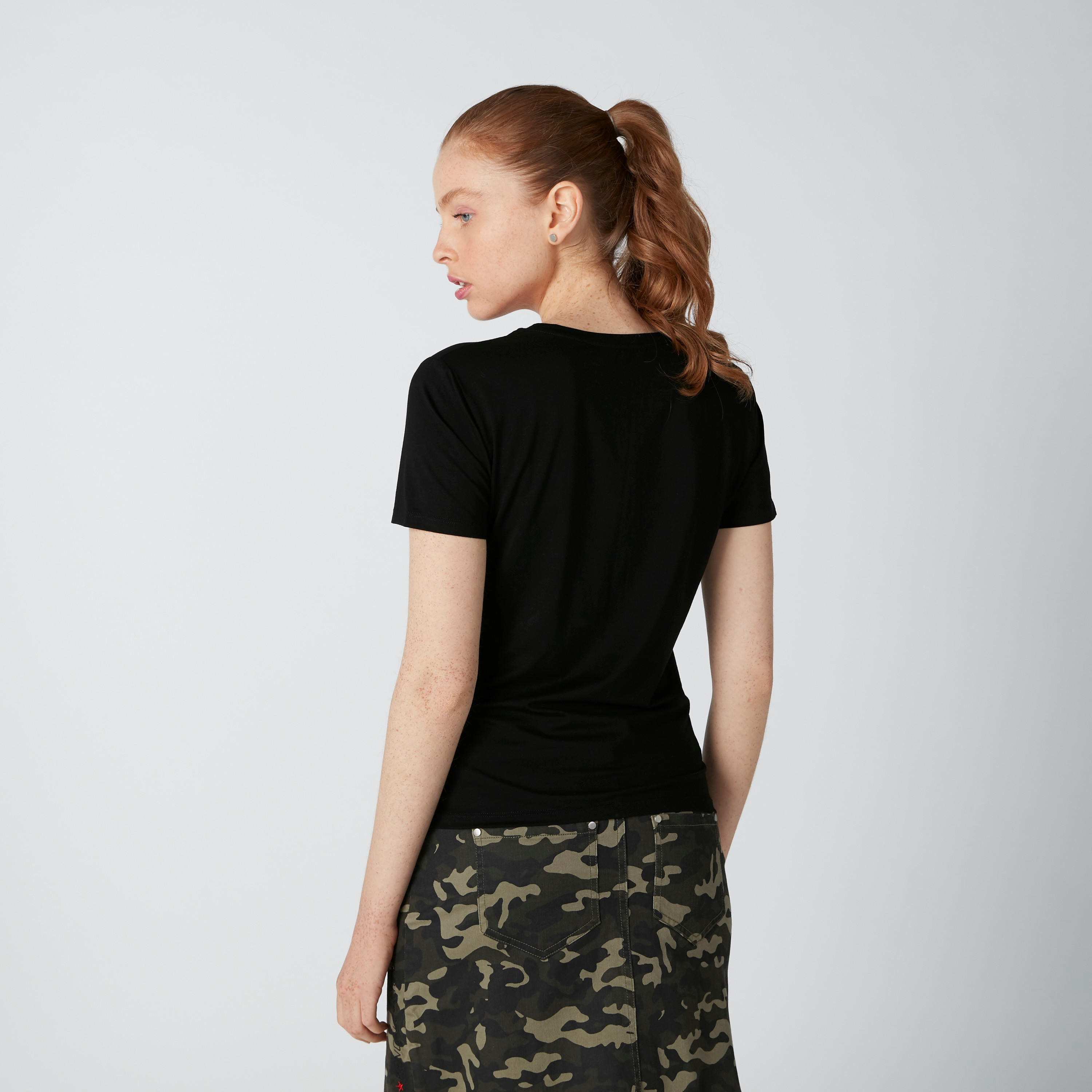 تيشيرت مزيّن بياقة مستديرة-women-clothing-tshirts-image-2
