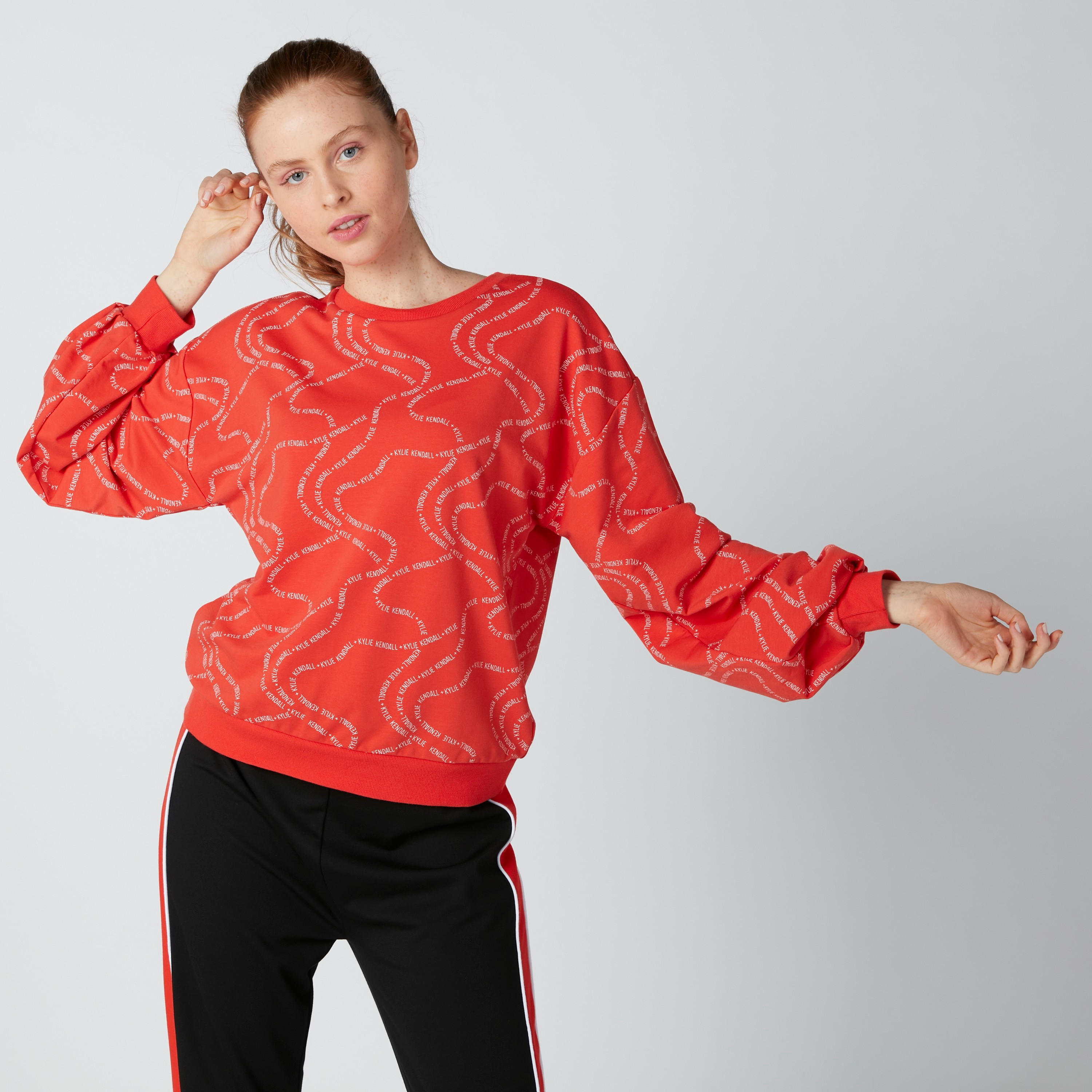 سويت شيرت بأكمام طويلة وطبعات نصيّة-women-winterwear-hoodiesandsweatshirts-sweatshirts-image-2