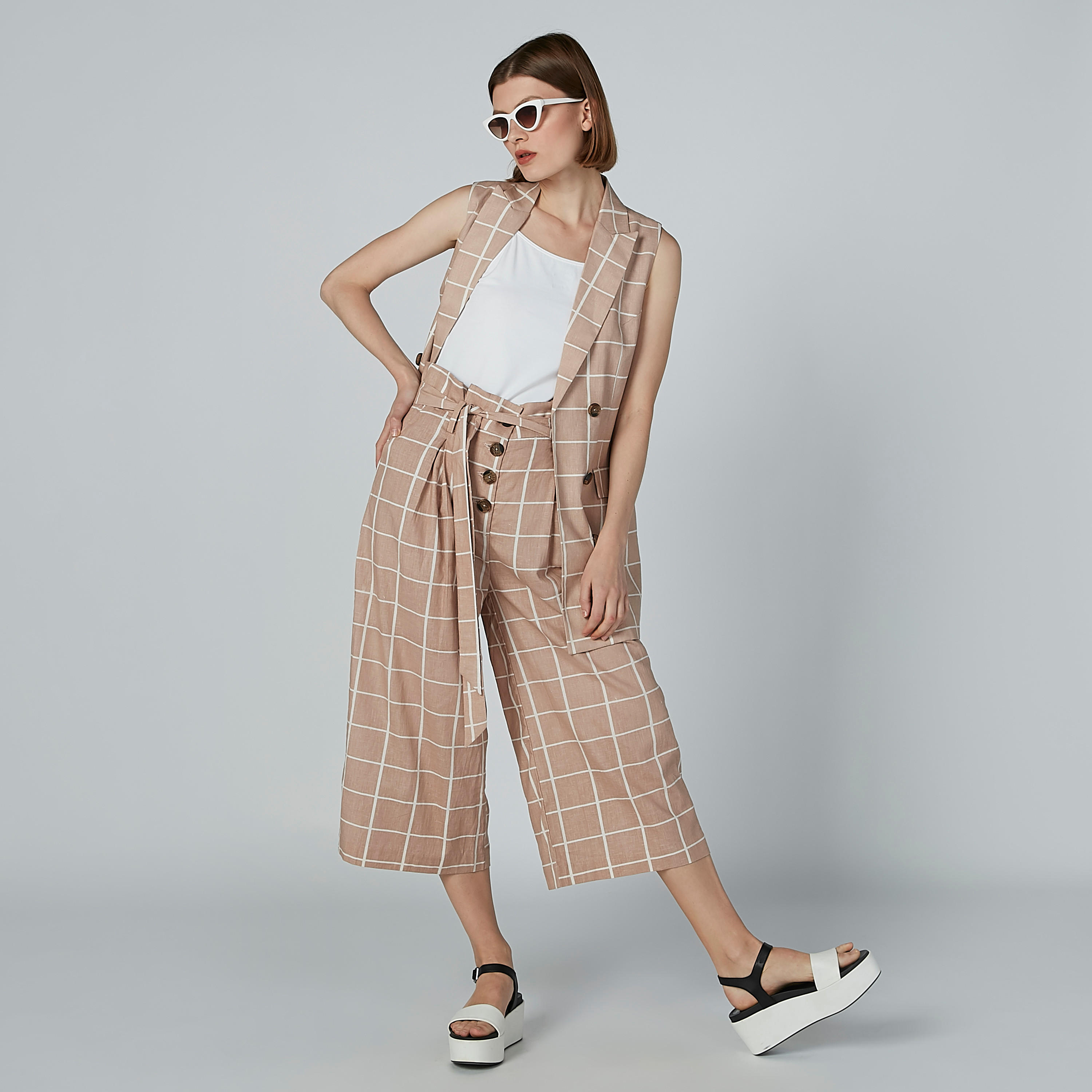 بنطال واسع الساقين كاروهات بخصر بيبرباج وجيوب-women-clothing-bottoms-trousers-image-1