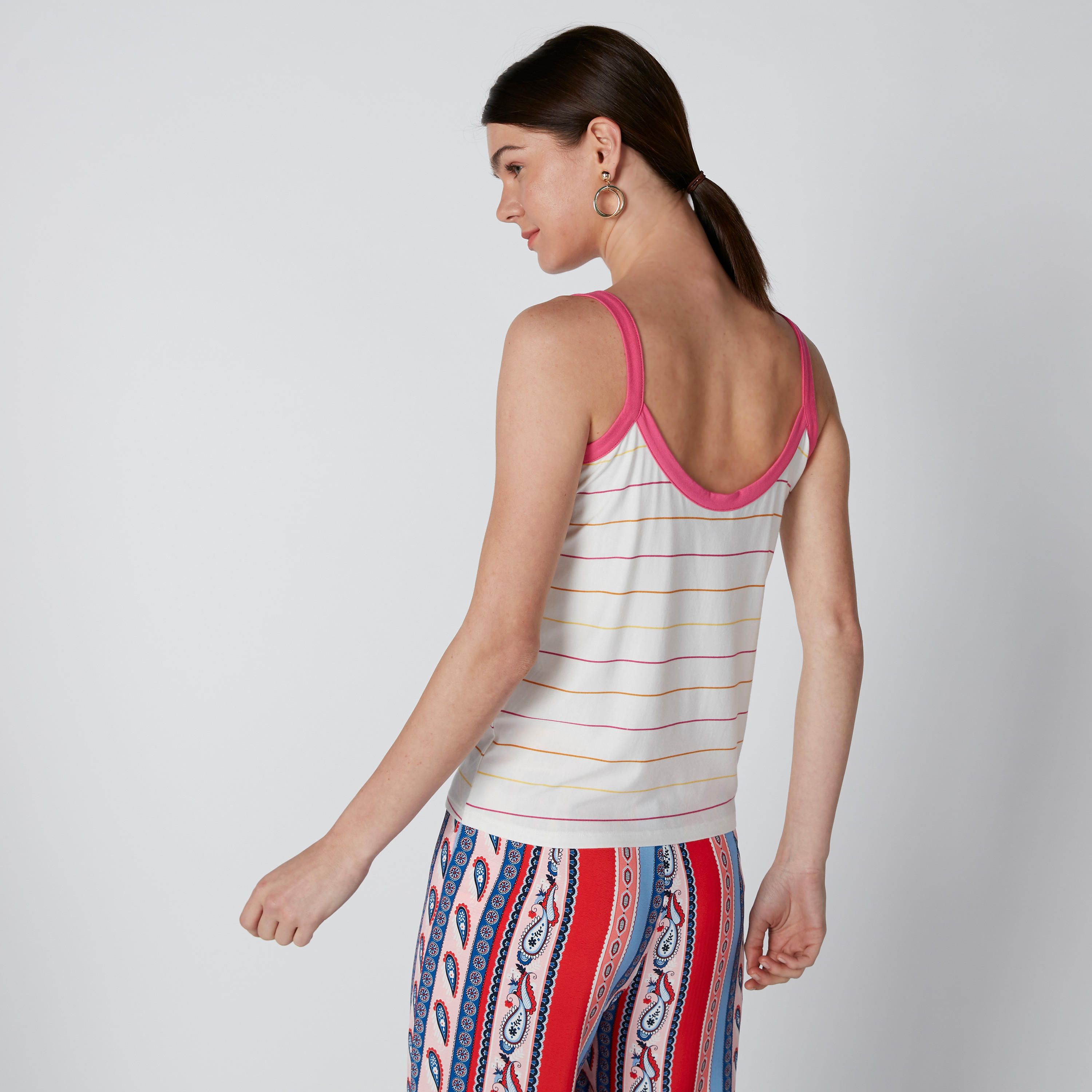 فيست مخطّط بياقة عميقة وحمّالات رفيعة-women-clothing-tshirts-image-2