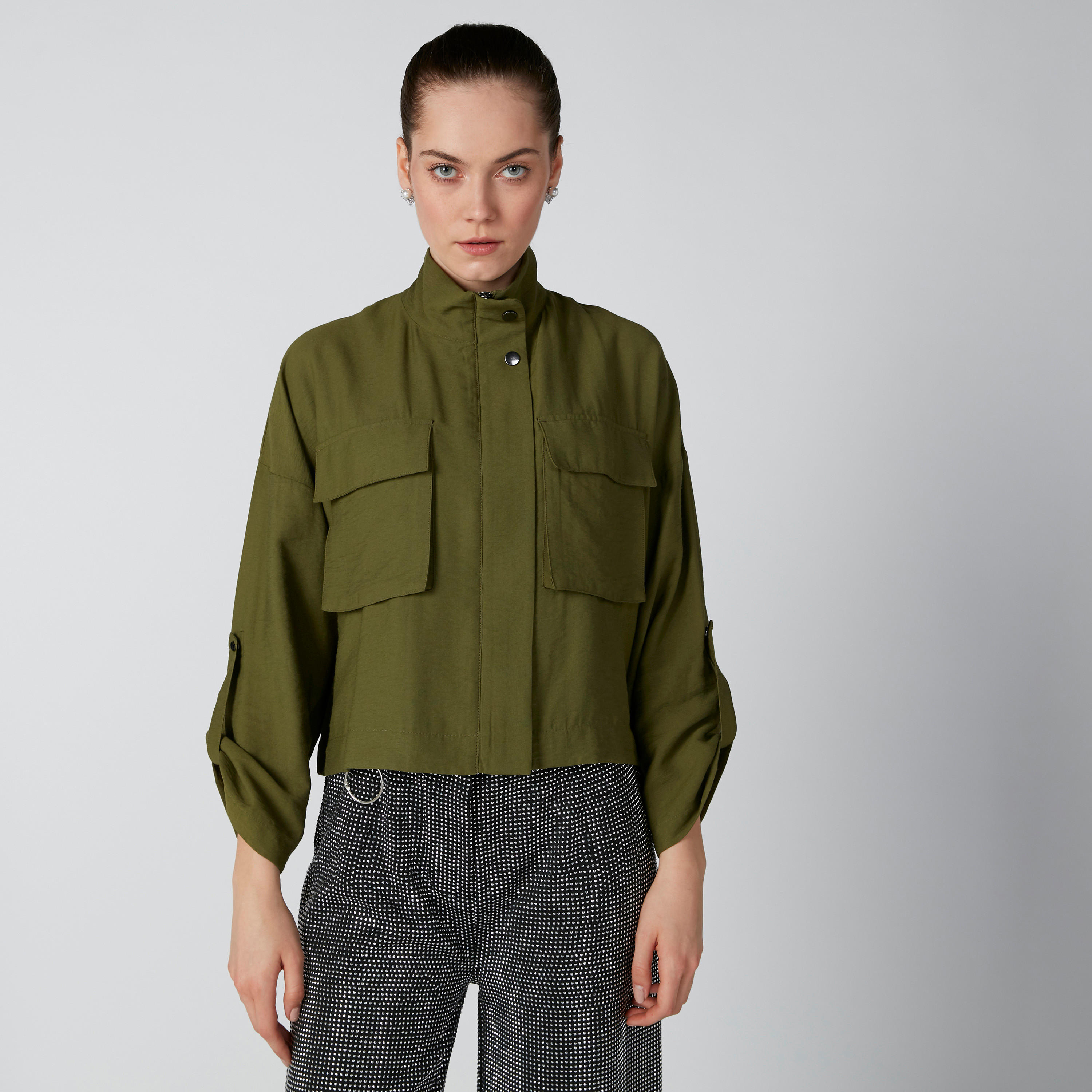 جاكيت سادة بجيوب وأكمام مطويّة لأعلى-women-winterwear-coatsandjackets-jackets-image-3