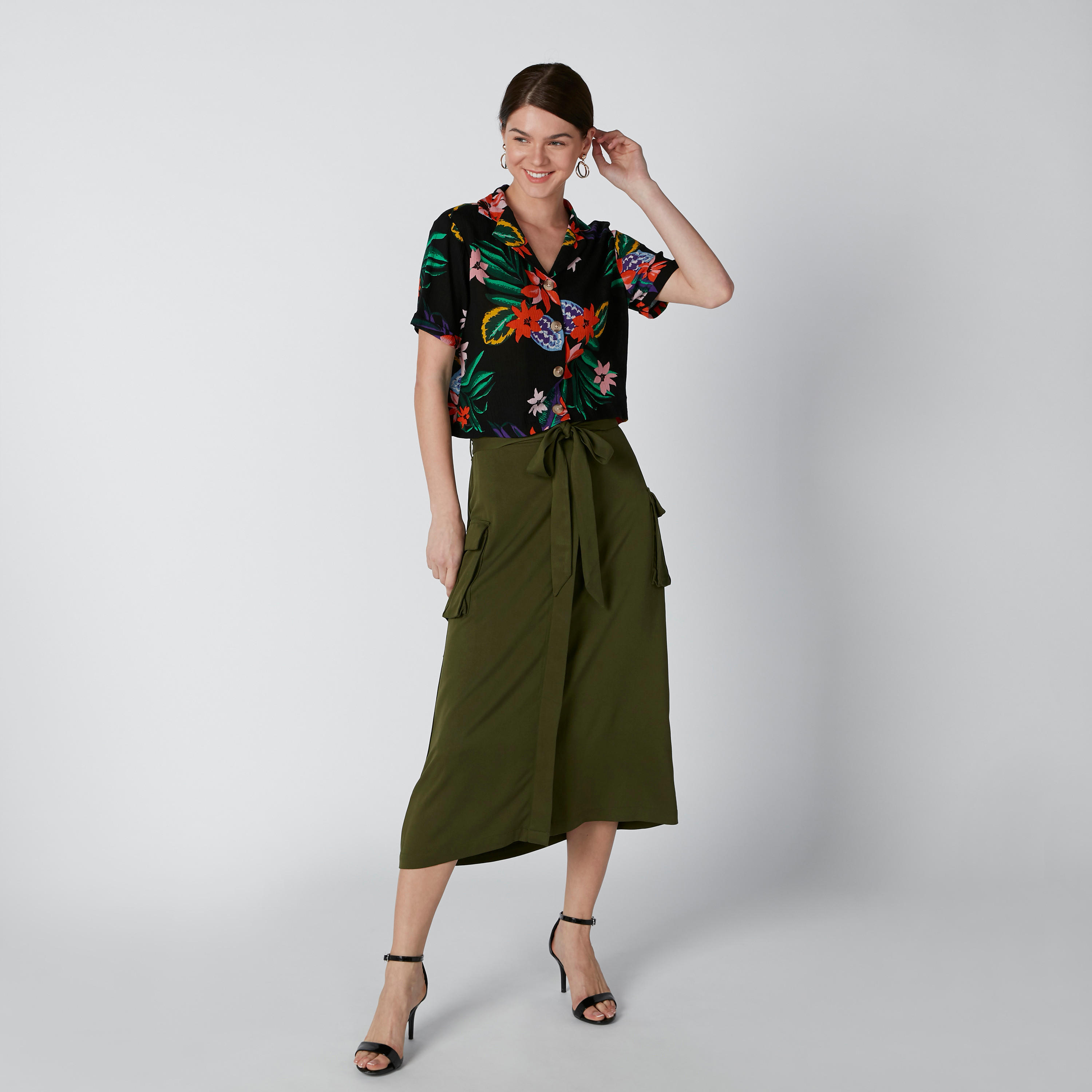 تنورة سادة إيه لاين متوسطة الطول بأربطة وأزرار وجيوب-women-clothing-bottoms-skirts-image-1