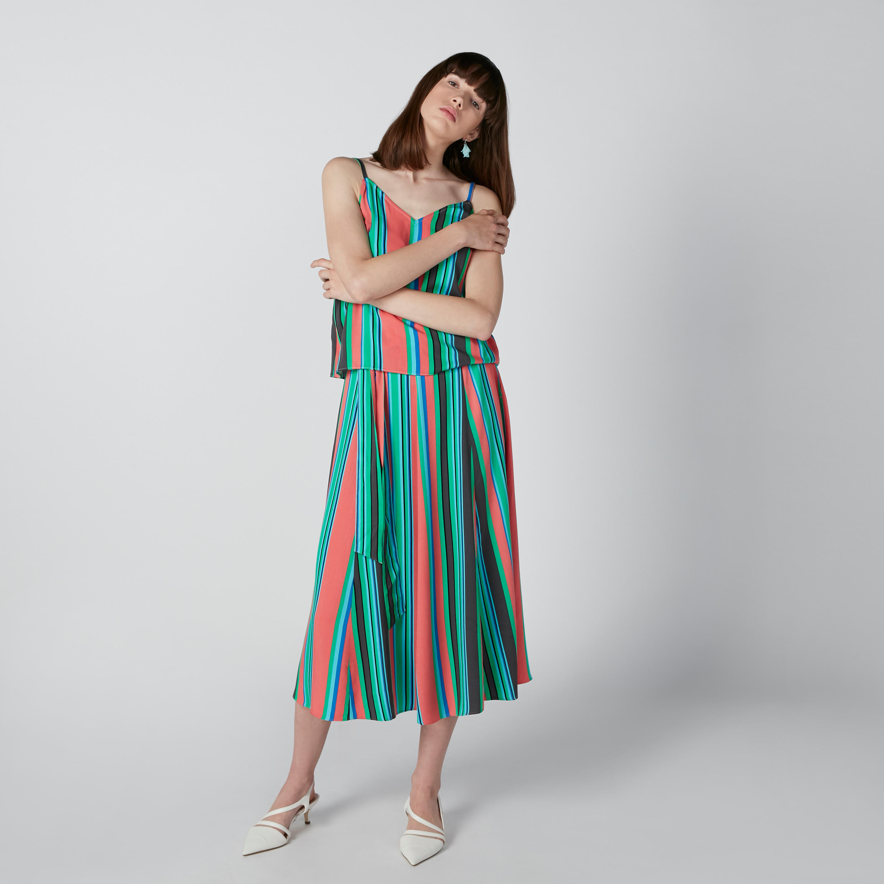 بلوزة مقلّمة بياقة V وحمّالات رفيعة-women-clothing-shirtsandblouses-blouses-image-2