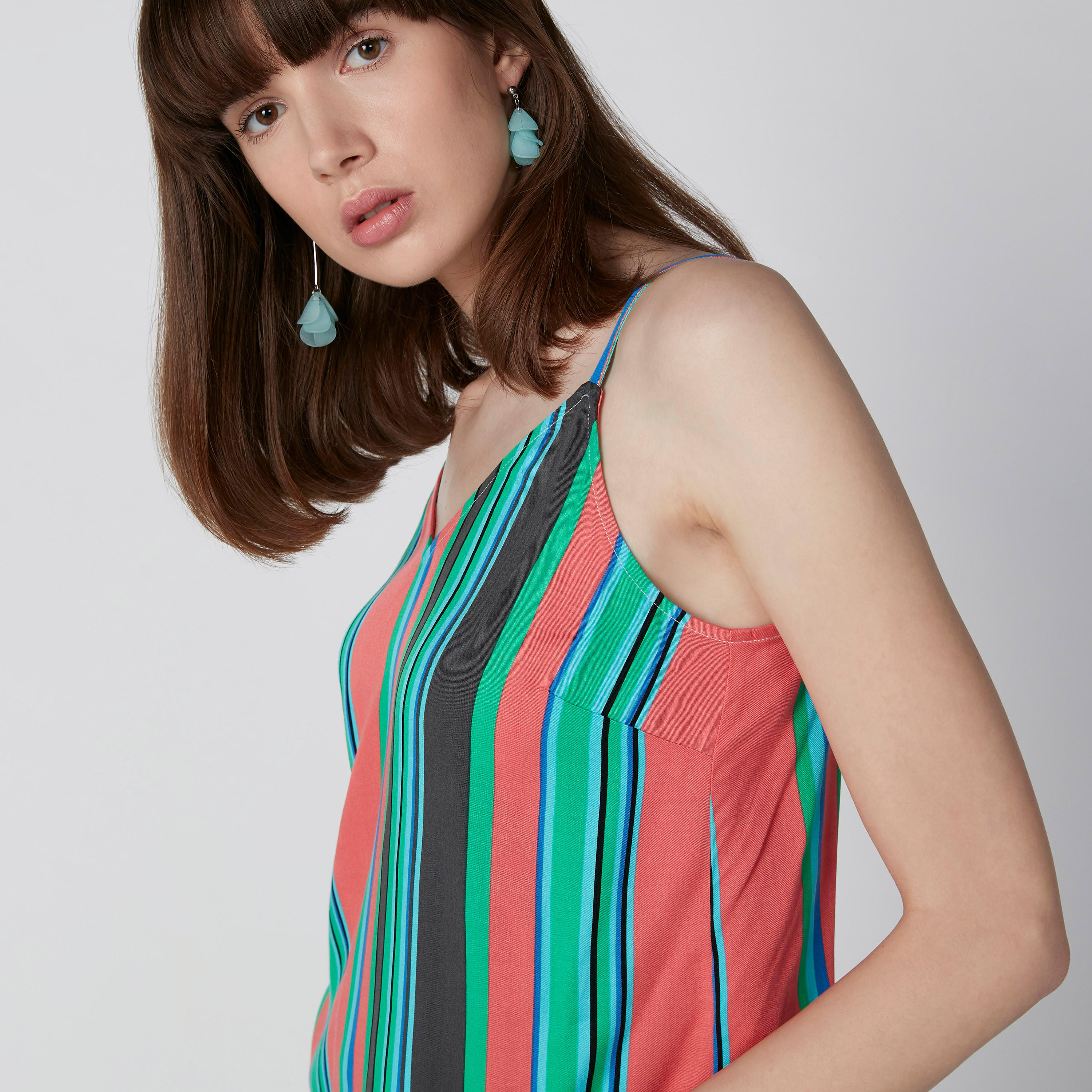 بلوزة مقلّمة بياقة V وحمّالات رفيعة-women-clothing-shirtsandblouses-blouses-image-1