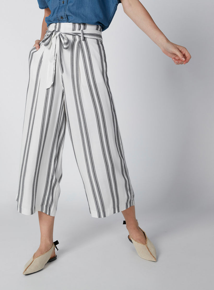 بنطال واسع الساقين مقلّم بقصّة واسعة وأربطة-women-clothing-bottoms-trousers-image-1