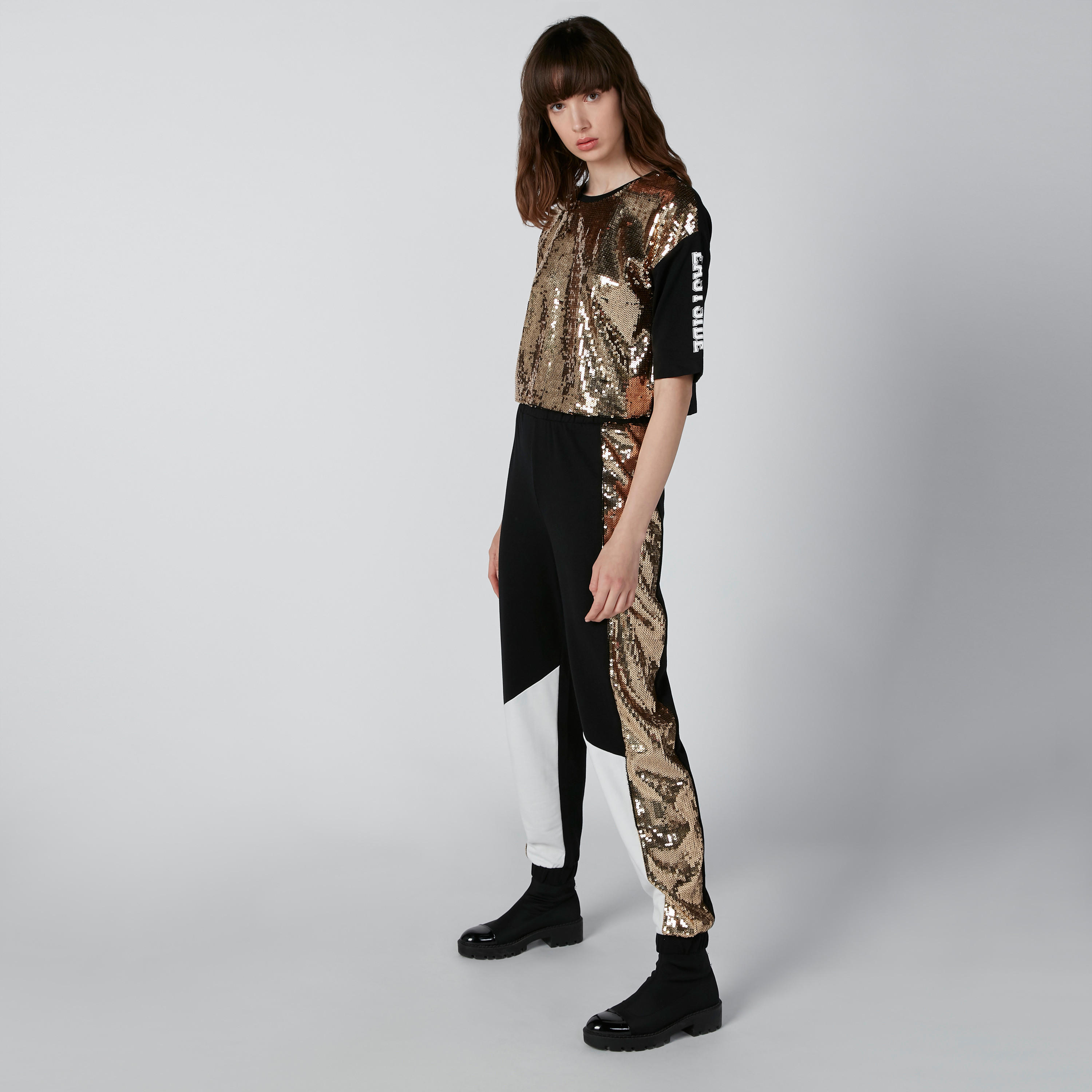 بنطال رياضي بقصّة سليم وتفاصيل ترتر-women-clothing-bottoms-joggers-image-1