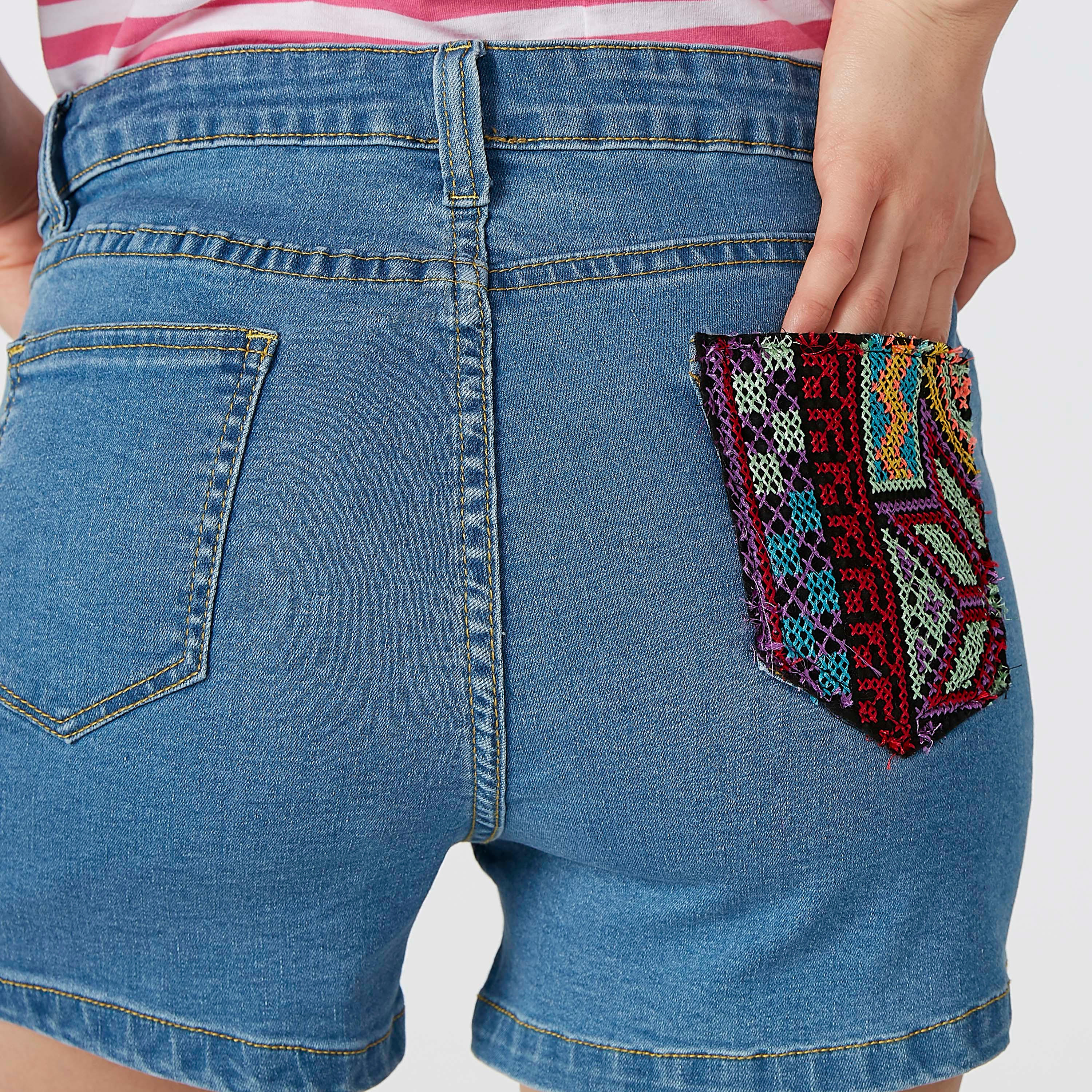 شورت مطرّز بجيوب-women-clothing-bottoms-shorts-image-5