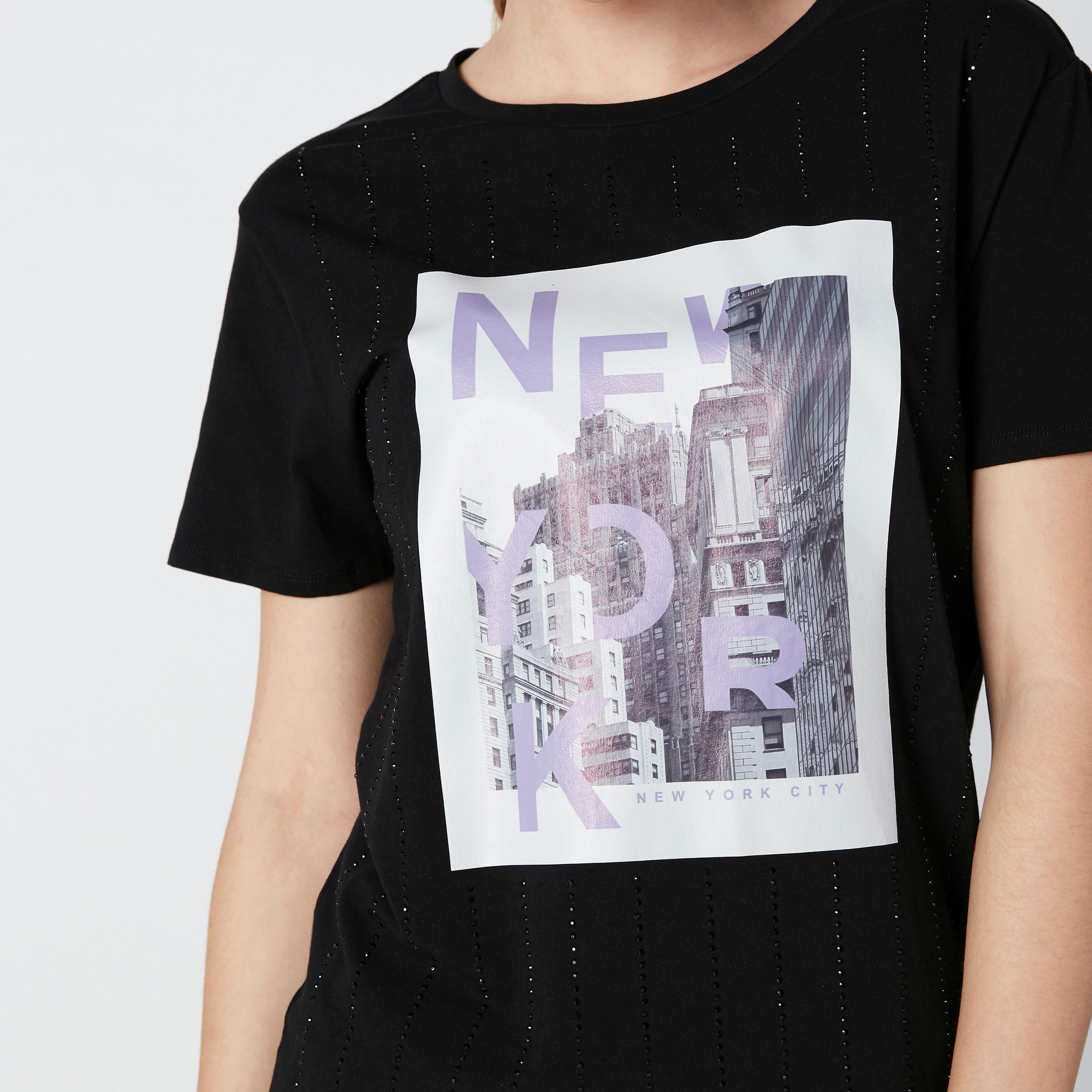 تيشيرت بياقة مستديرة وأكمام قصيرة وطبعات-women-clothing-tshirts-image-4