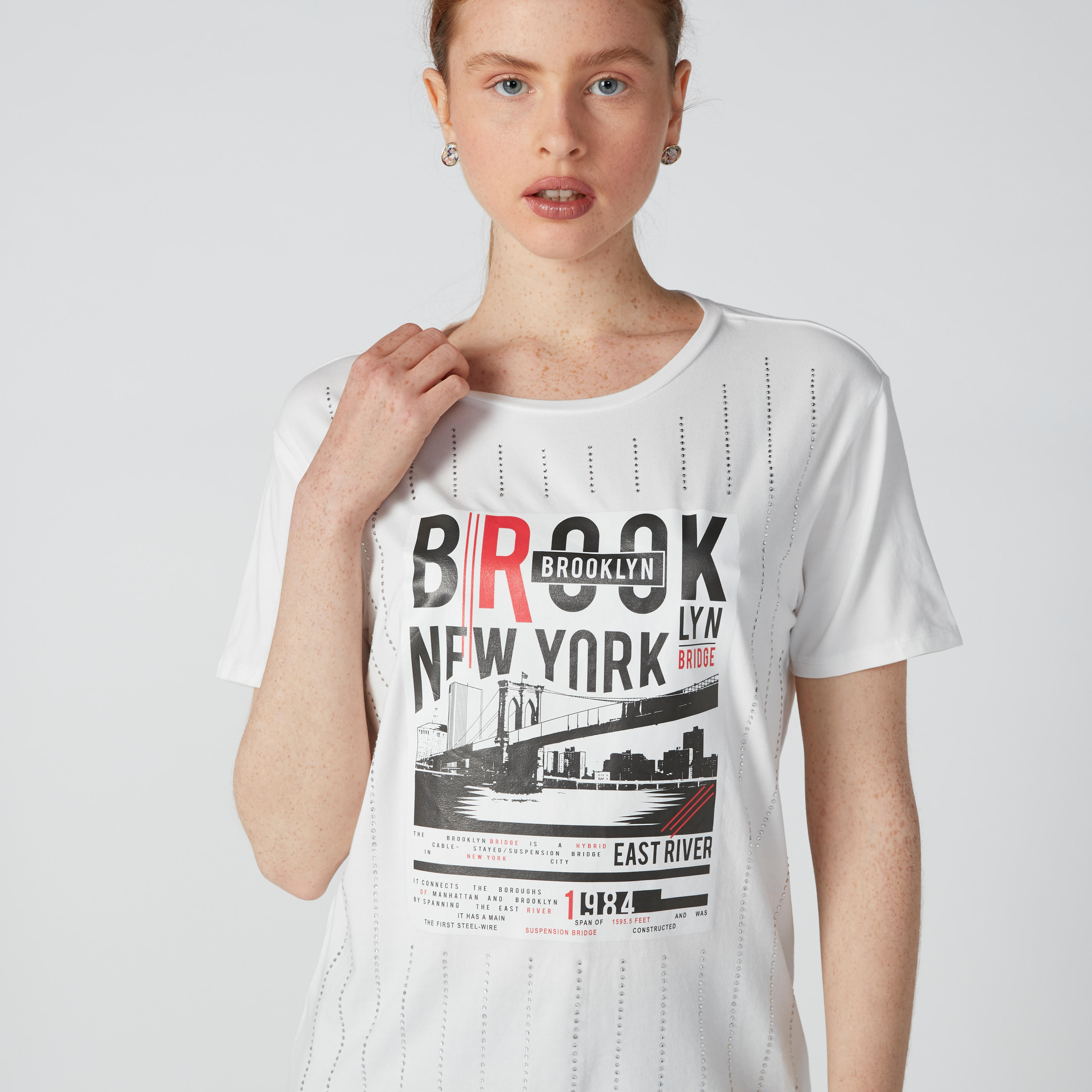 تيشيرت بياقة مستديرة وأكمام قصيرة وطبعات-women-clothing-tshirts-image-4