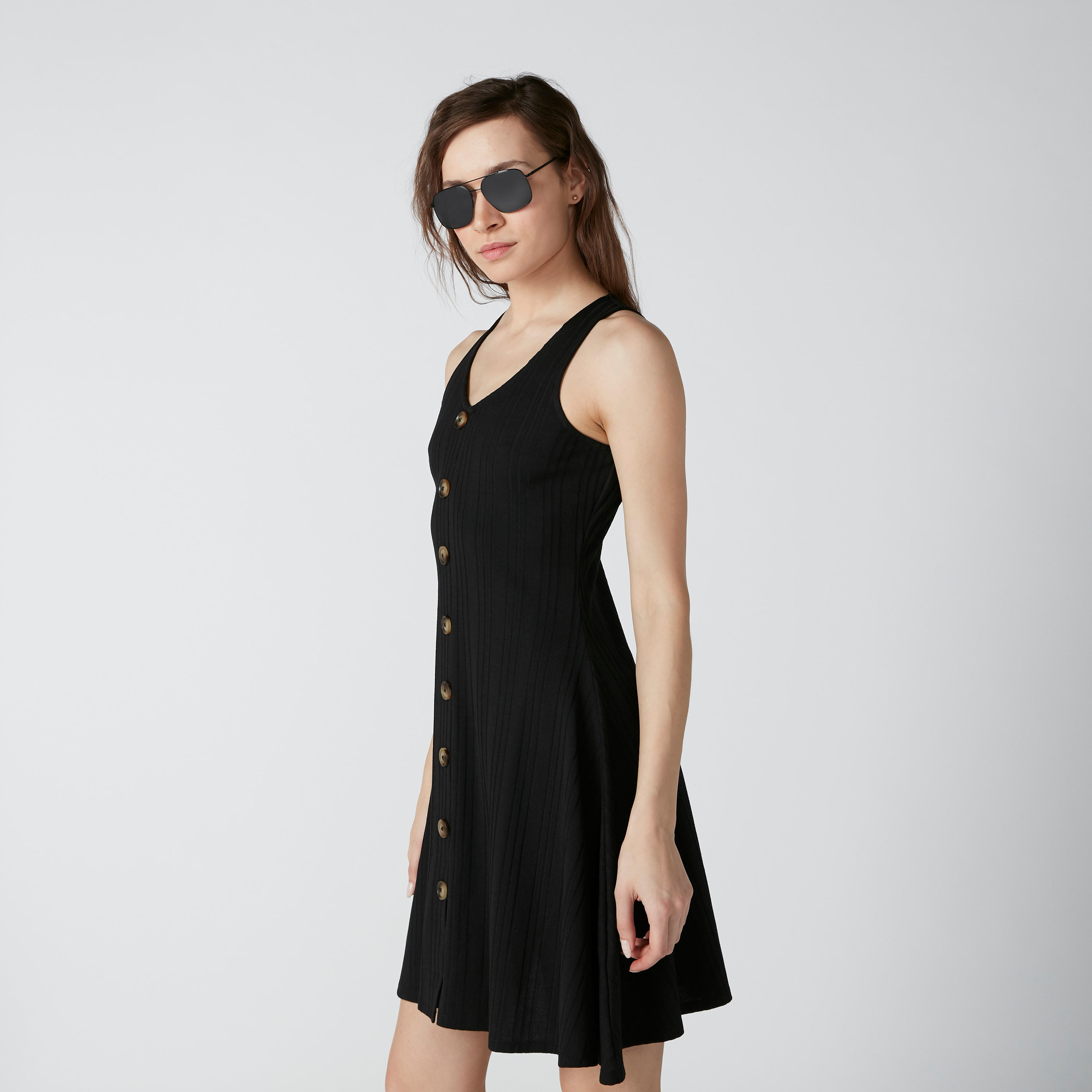 فستان سوينج متوسط الطول دون أكمام بياقة V وأزرار-women-clothing-dresses-image-4