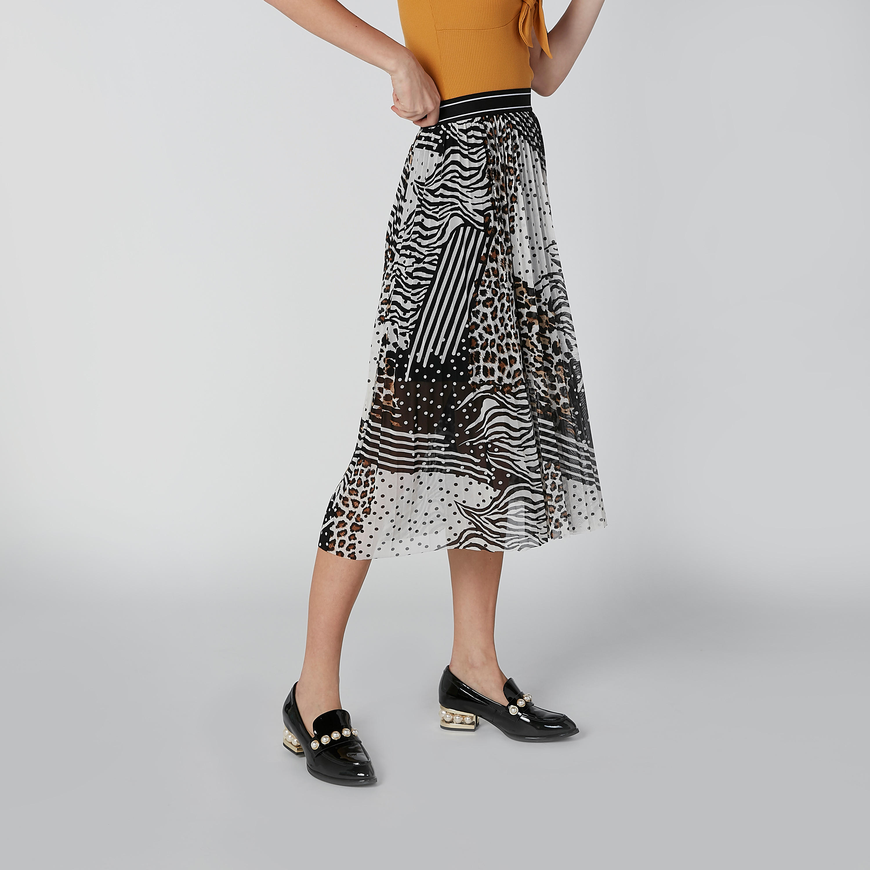 تنورة متوسطة الطول بخصر مطّاطي وطبعات-women-clothing-bottoms-skirts-image-4
