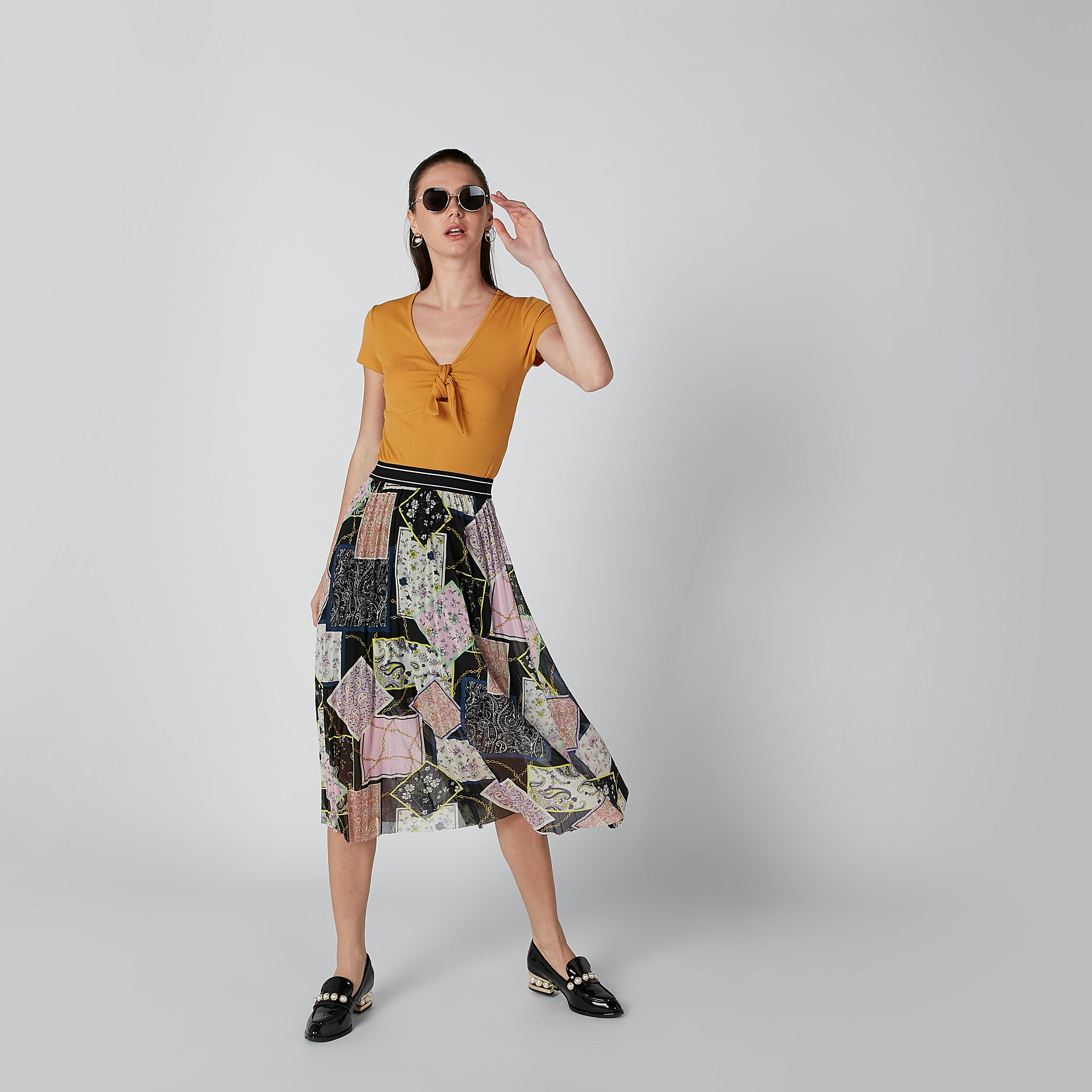 تنورة إيه لاين متوسطة الطول بخصر مطّاطي وطبعات-women-clothing-bottoms-skirts-image-2