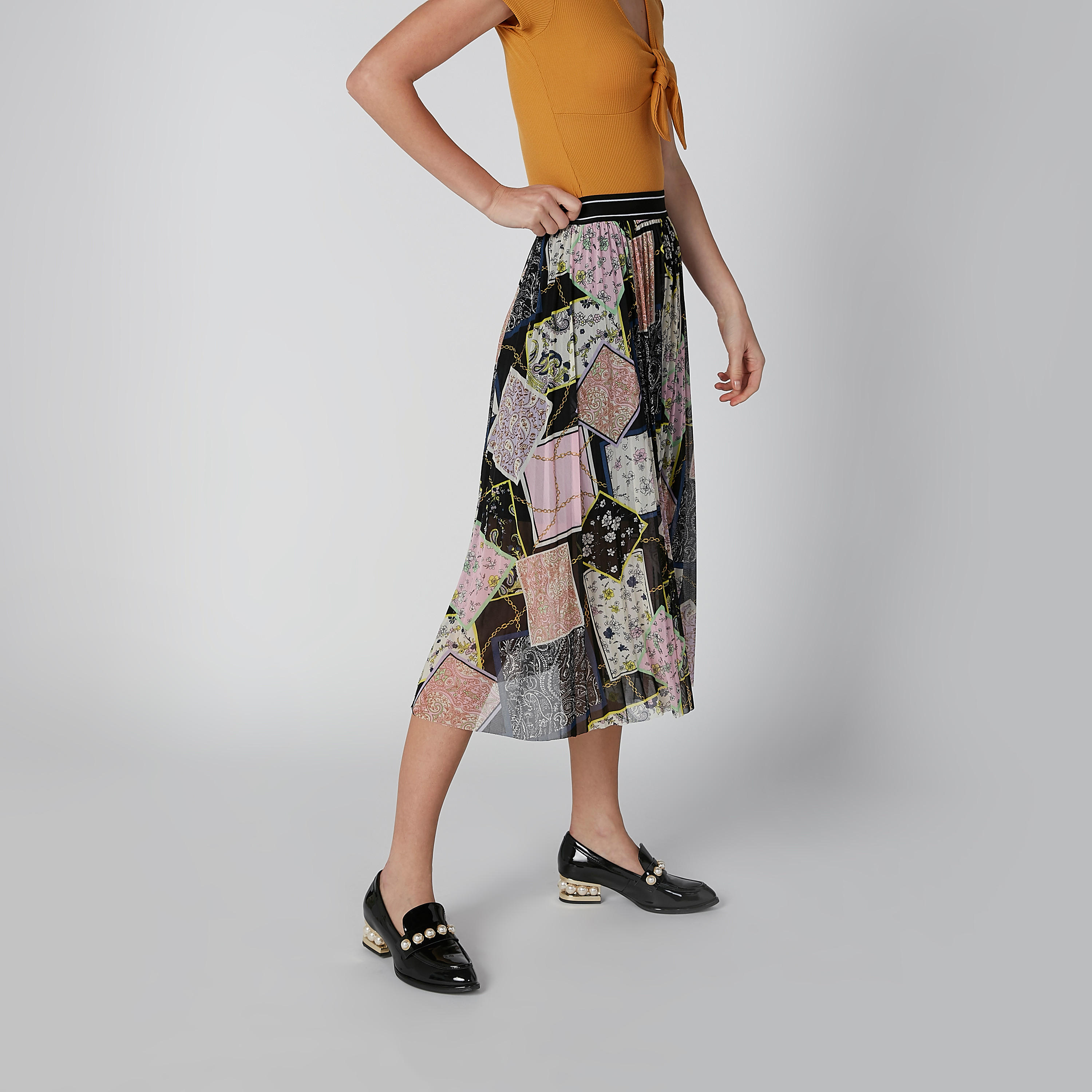 تنورة إيه لاين متوسطة الطول بخصر مطّاطي وطبعات-women-clothing-bottoms-skirts-image-4
