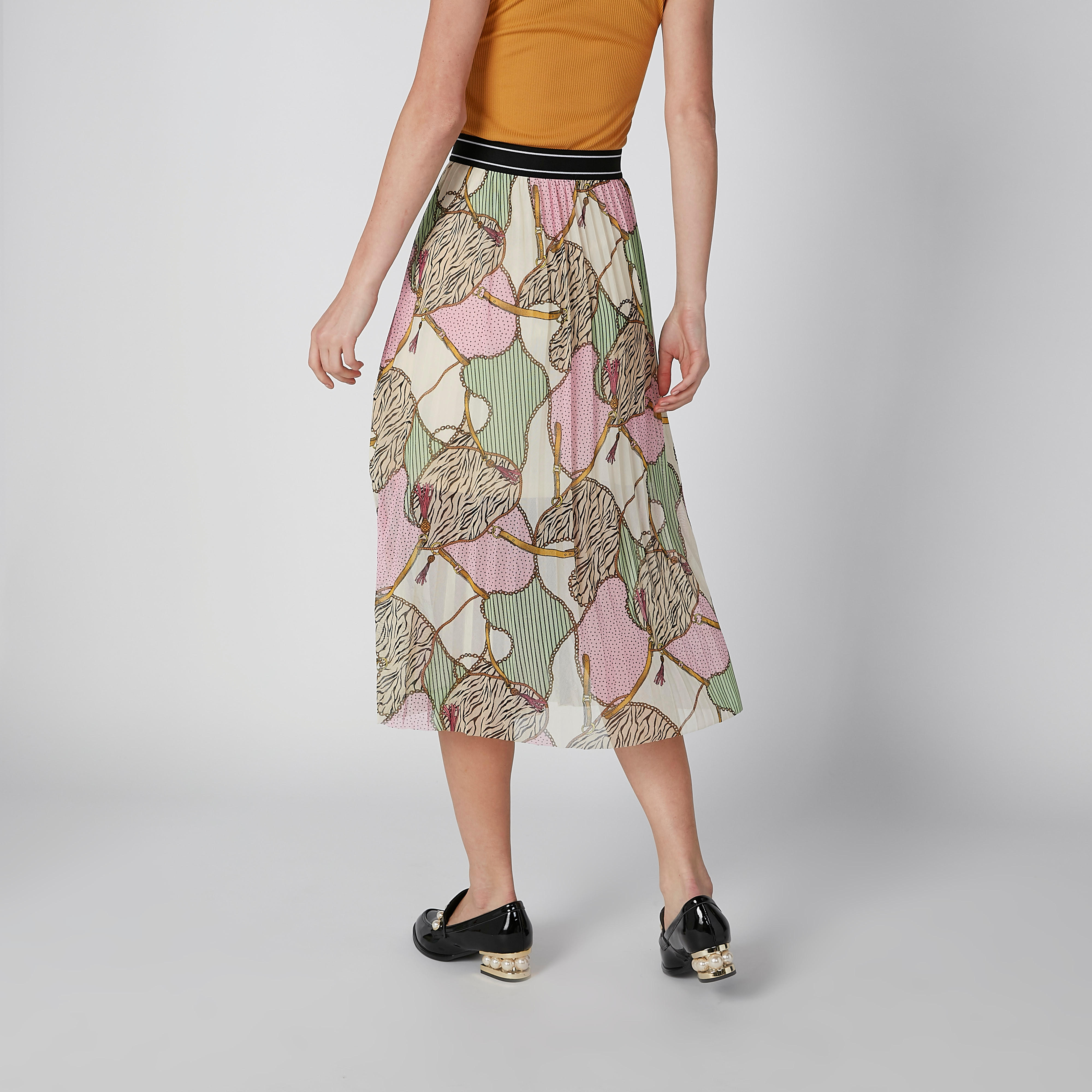 تنورة إيه لاين متوسطة الطول بخصر مطّاطي وثنيات وطبعات-women-clothing-bottoms-skirts-image-2