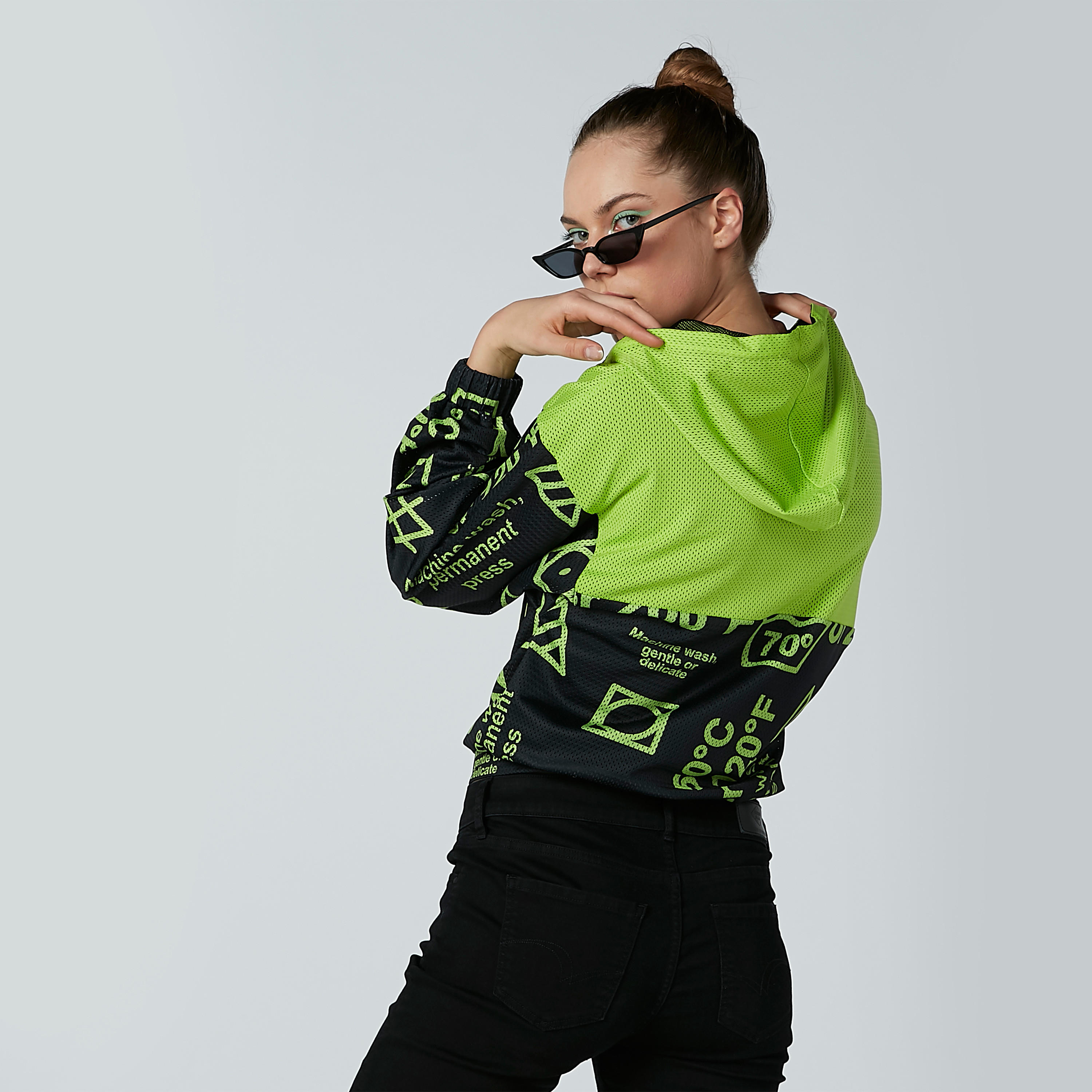 جاكيت بومبر بقبّعة وأكمام طويلة وطبعات-women-winterwear-coatsandjackets-jackets-image-5