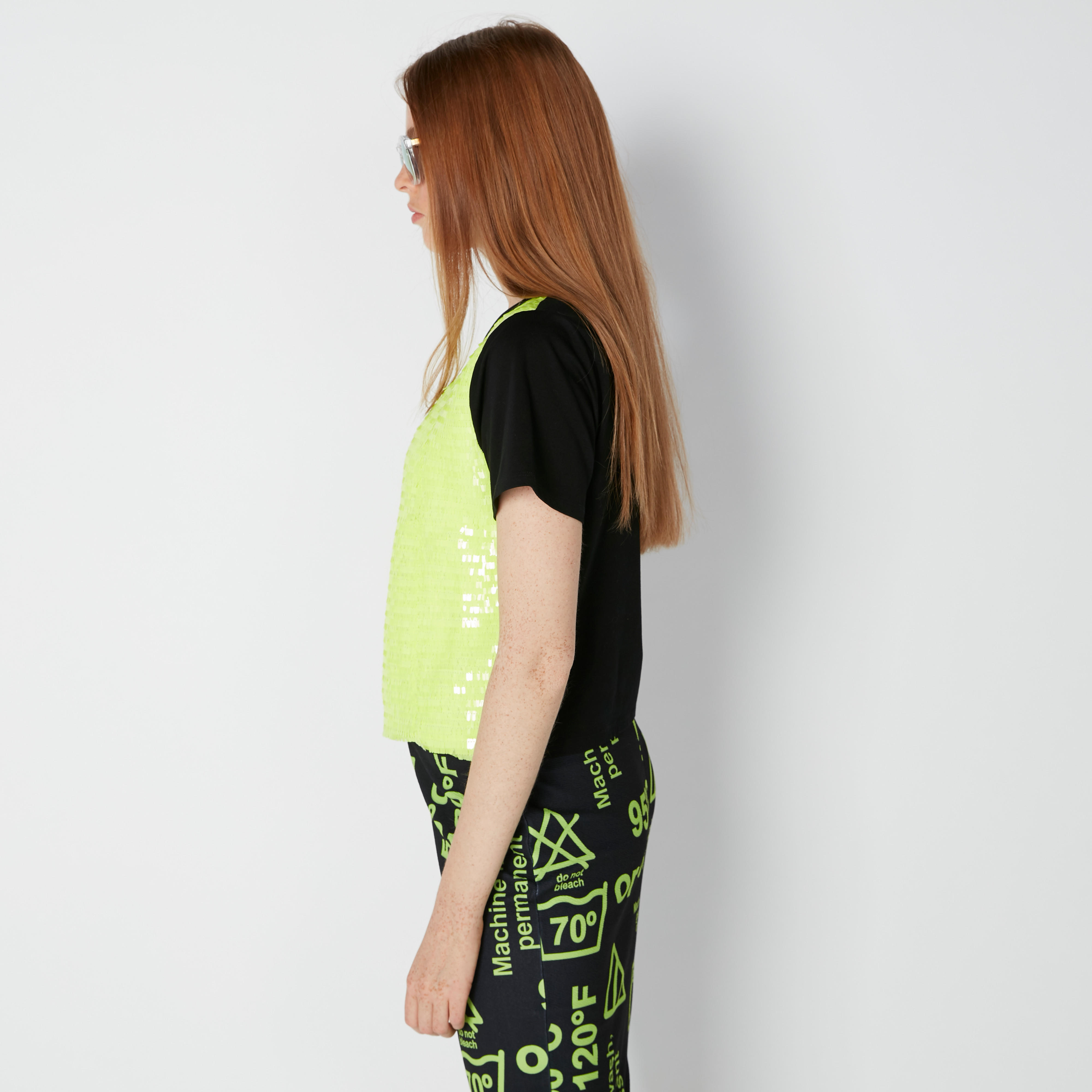 بلوزة بأكمام قصيرة وتفاصيل ترتر-women-clothing-tshirts-image-4
