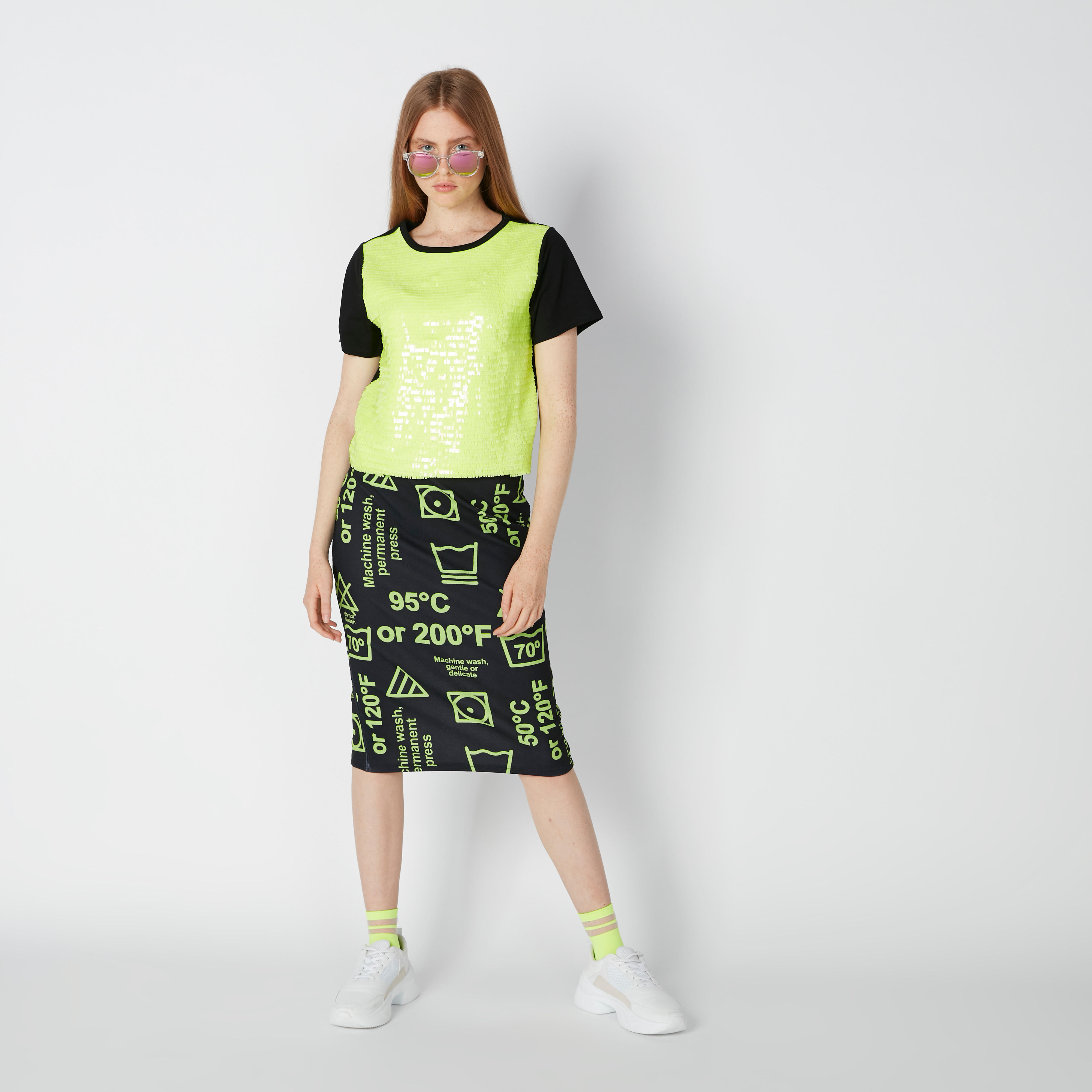 بلوزة بأكمام قصيرة وتفاصيل ترتر-women-clothing-tshirts-image-2