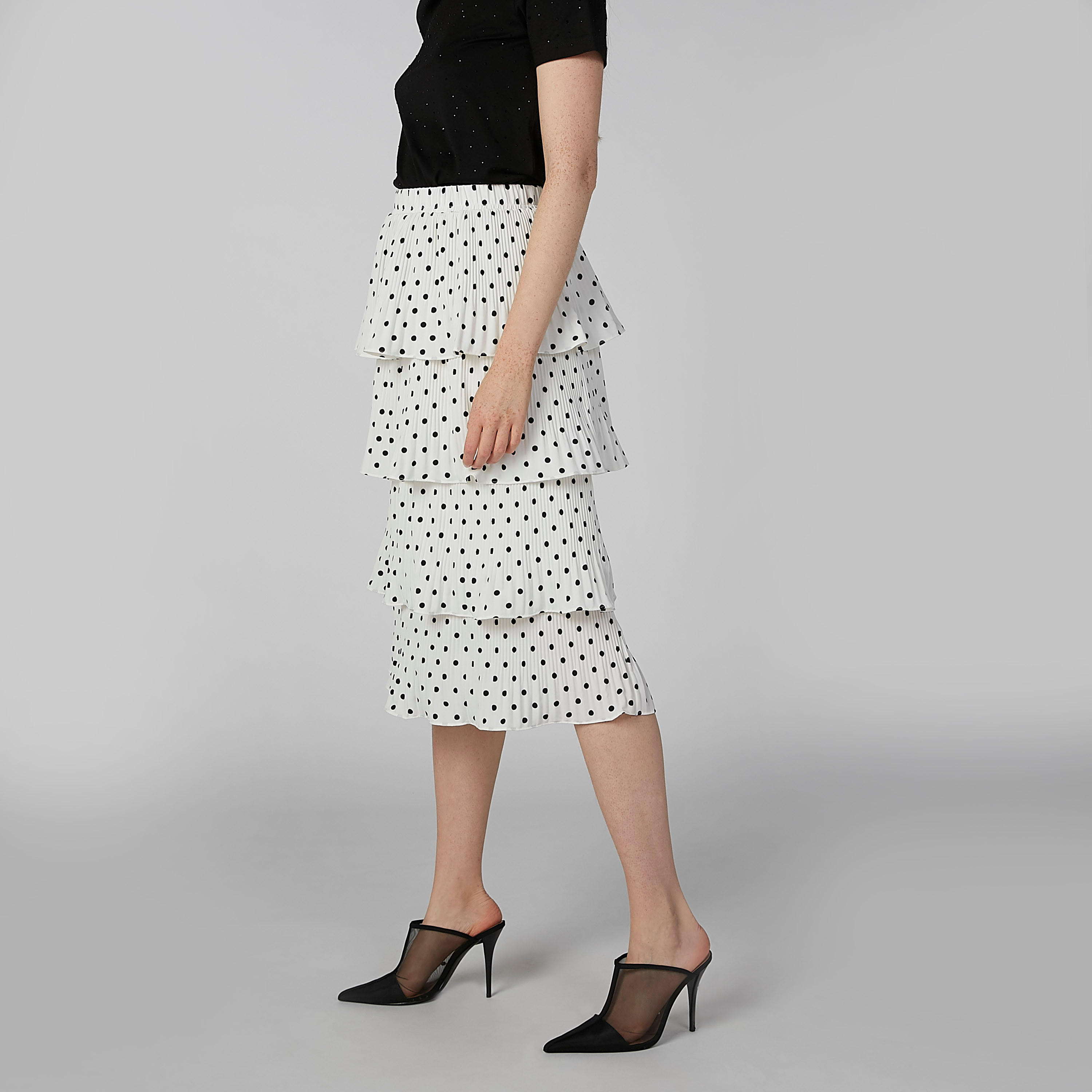 تنورة إيه لاين متوسطة الطول بخصر مطّاطي وطبعات منقّطة-women-clothing-bottoms-skirts-image-4
