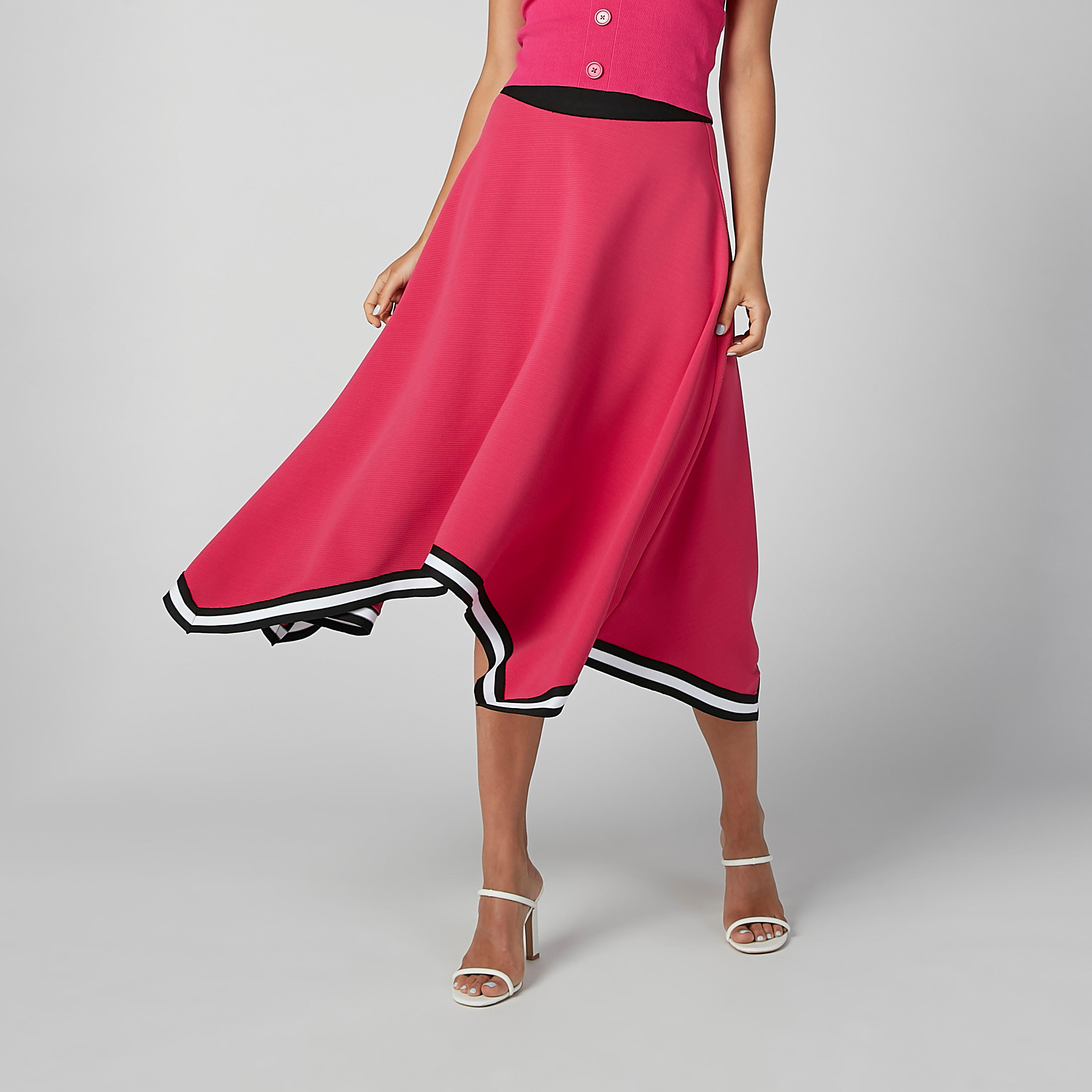 تنورة بارزة الملمس متوسطة الطول بحوّاف غير مستوية وتقليمات متباينة-women-clothing-bottoms-skirts-image-1