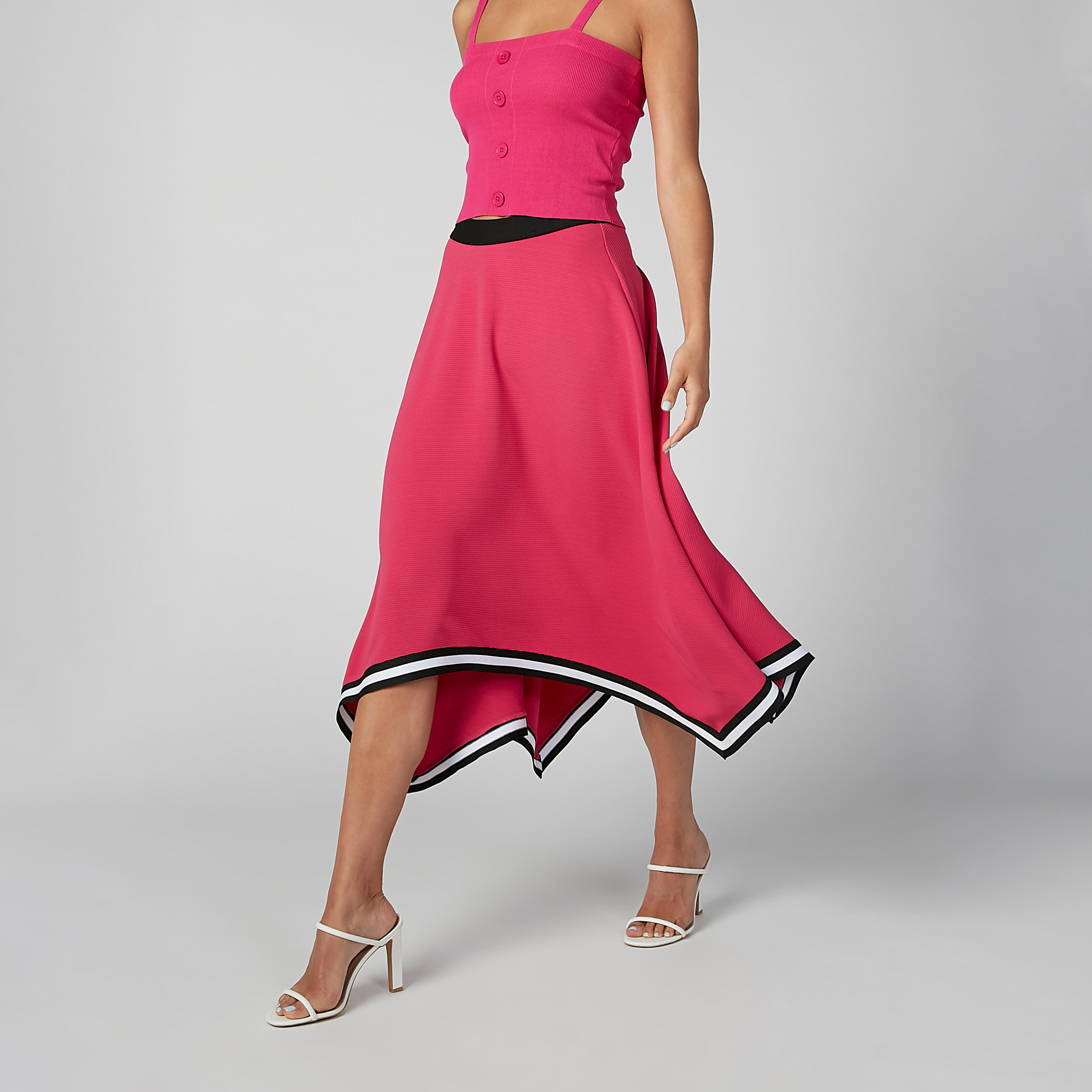 تنورة بارزة الملمس متوسطة الطول بحوّاف غير مستوية وتقليمات متباينة-women-clothing-bottoms-skirts-image-4