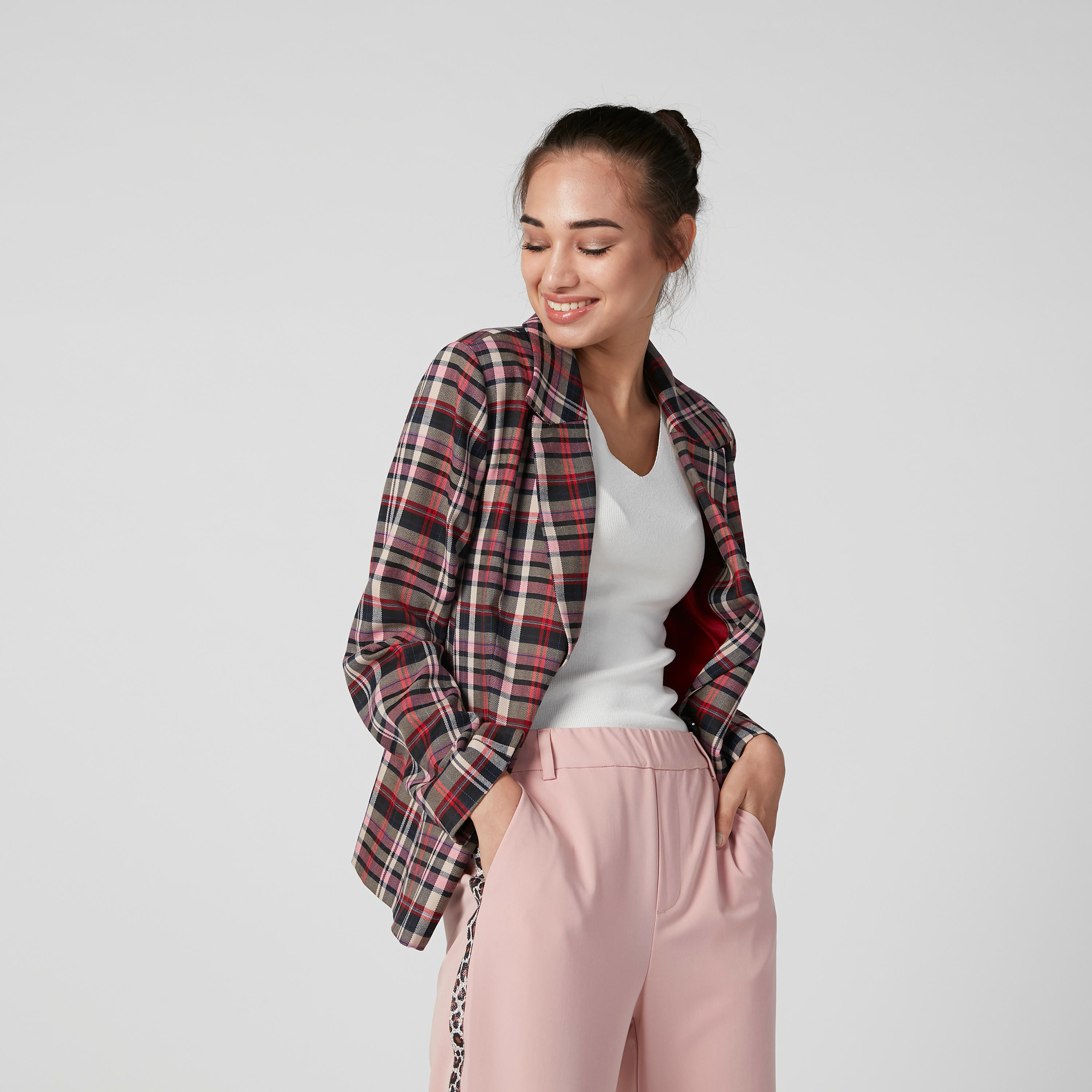Chequered Blazer with Notched Lapel and Long Sleeves-women-clothing-coatsandjackets-blazers-image-1