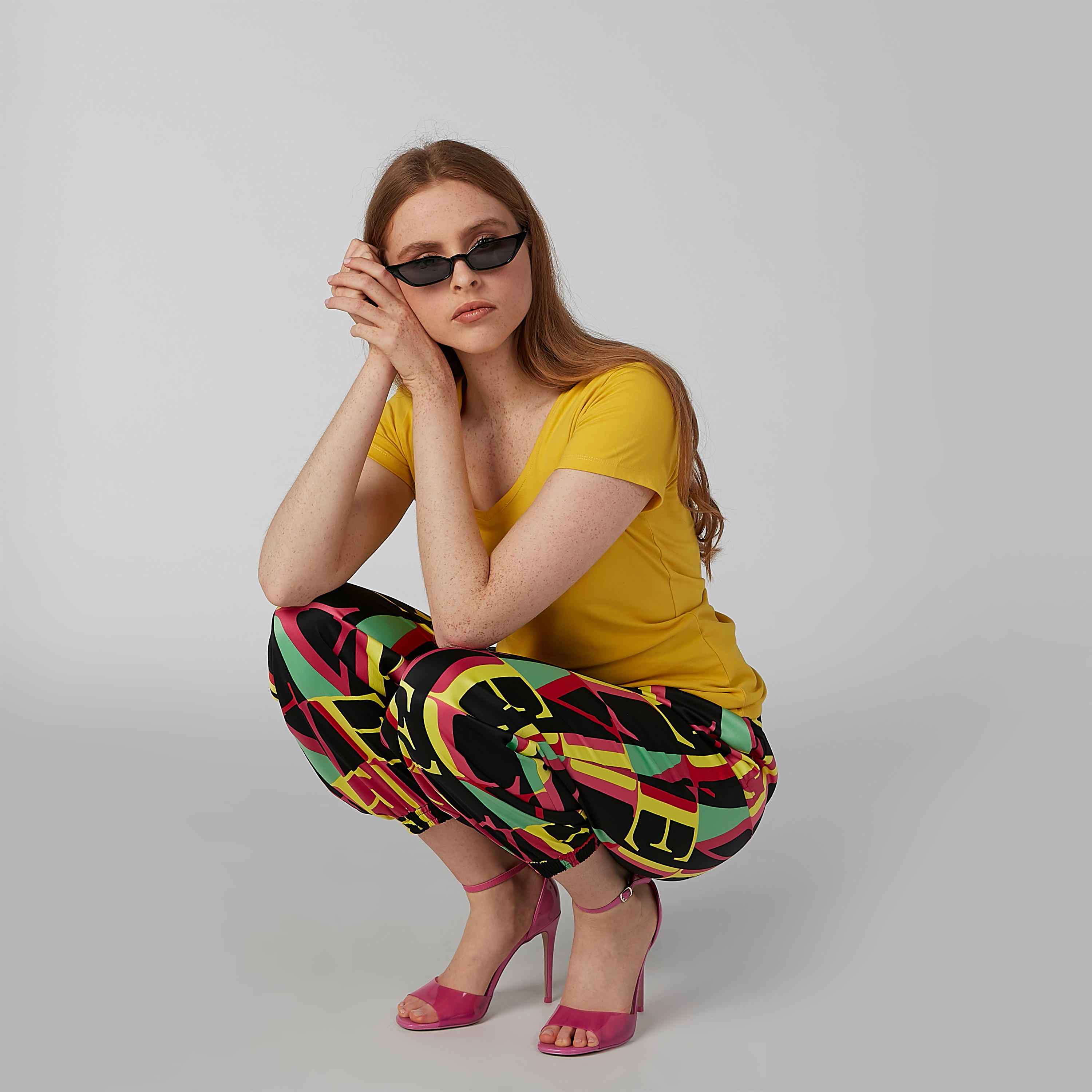 بنطال بأساور مطّاطية وجيوب وطبعات-women-clothing-bottoms-trousers-image-1