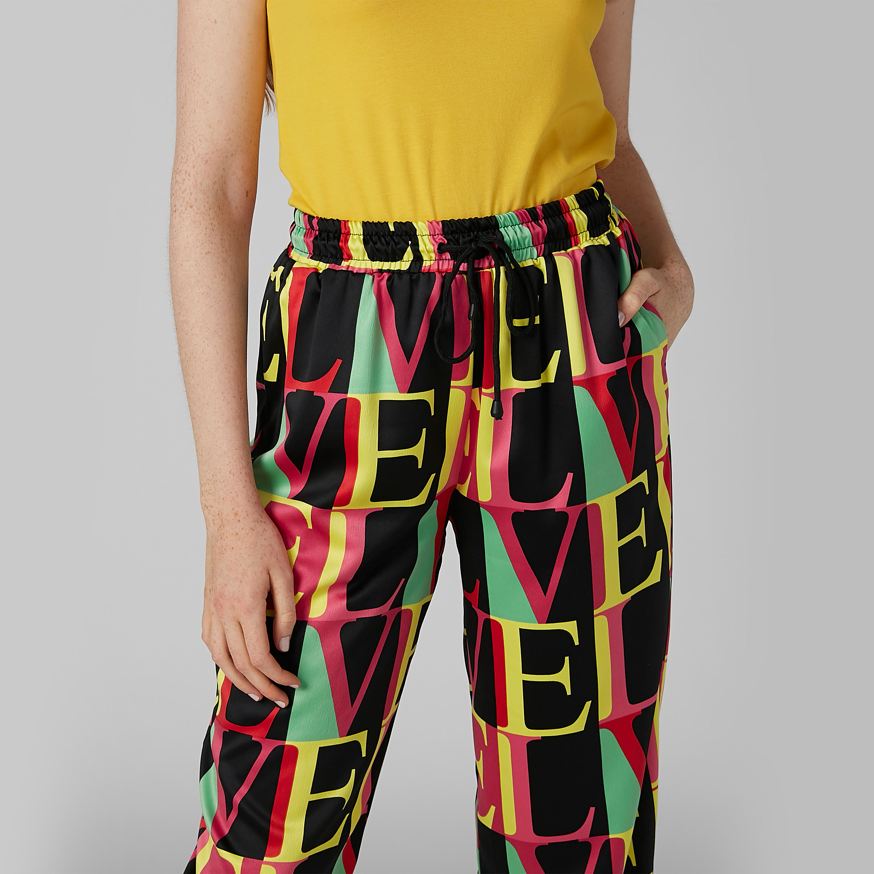 بنطال بأساور مطّاطية وجيوب وطبعات-women-clothing-bottoms-trousers-image-6