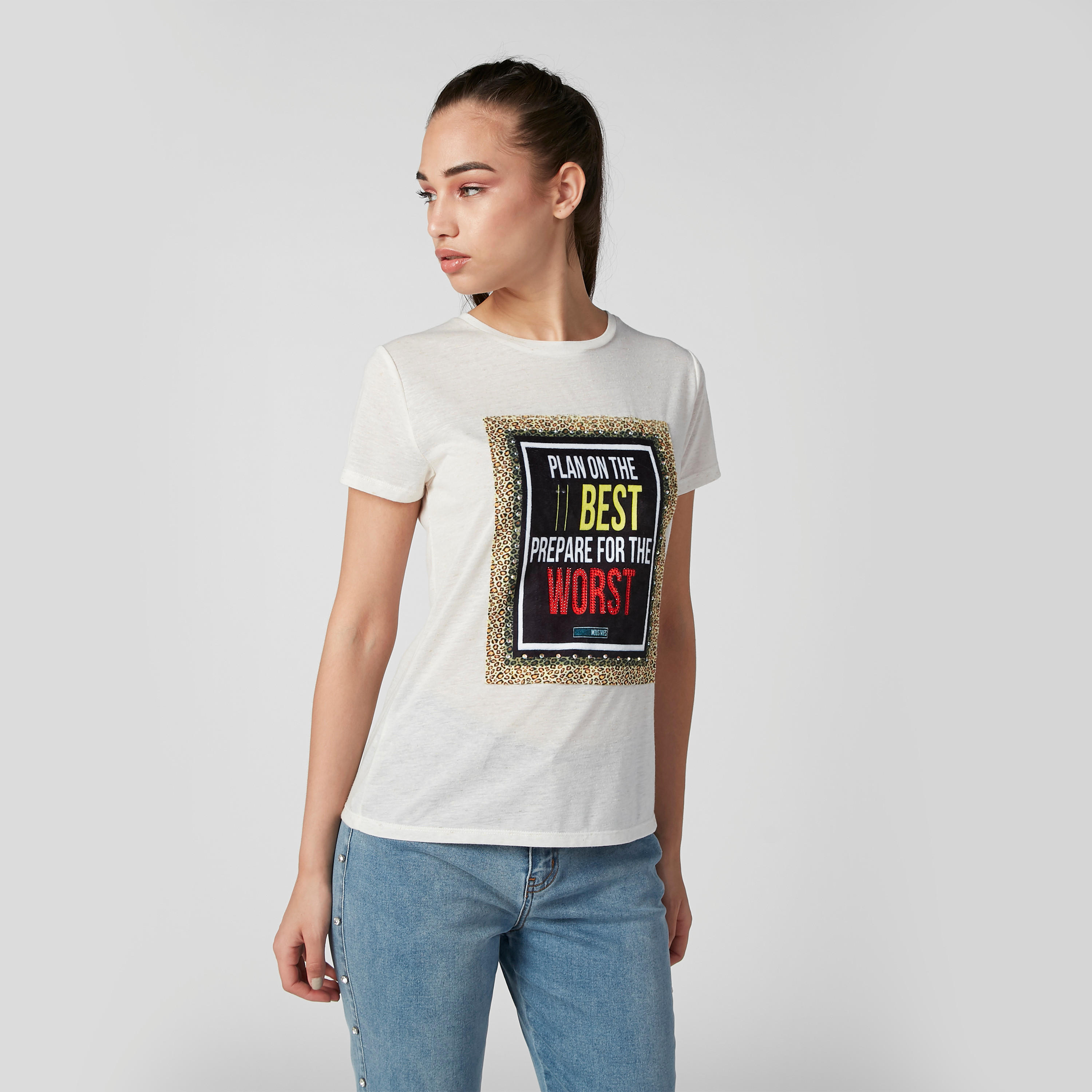 تيشيرت بياقة مستديرة وأكمام قصيرة وطبعات-women-clothing-tshirts-image-4