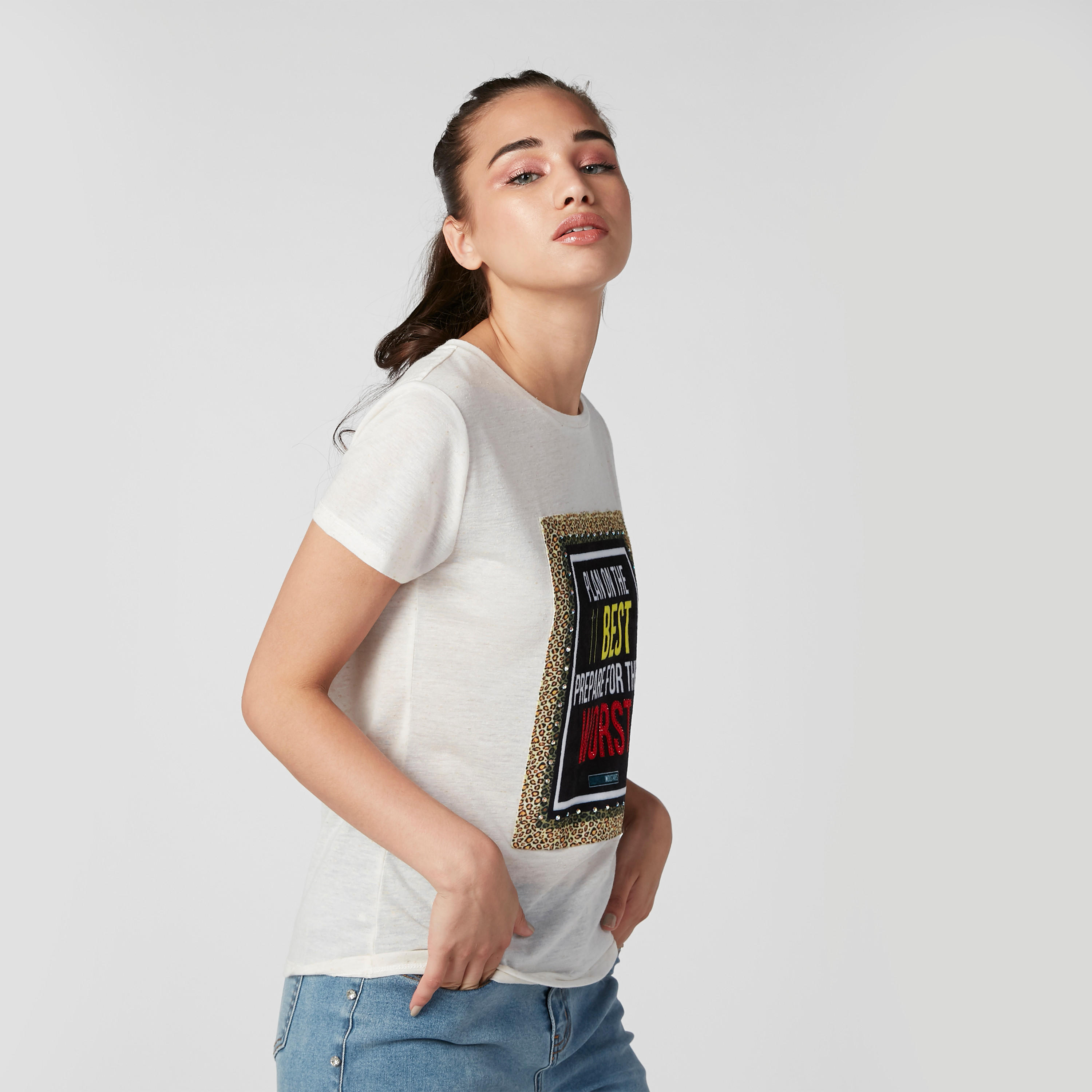 تيشيرت بياقة مستديرة وأكمام قصيرة وطبعات-women-clothing-tshirts-image-2