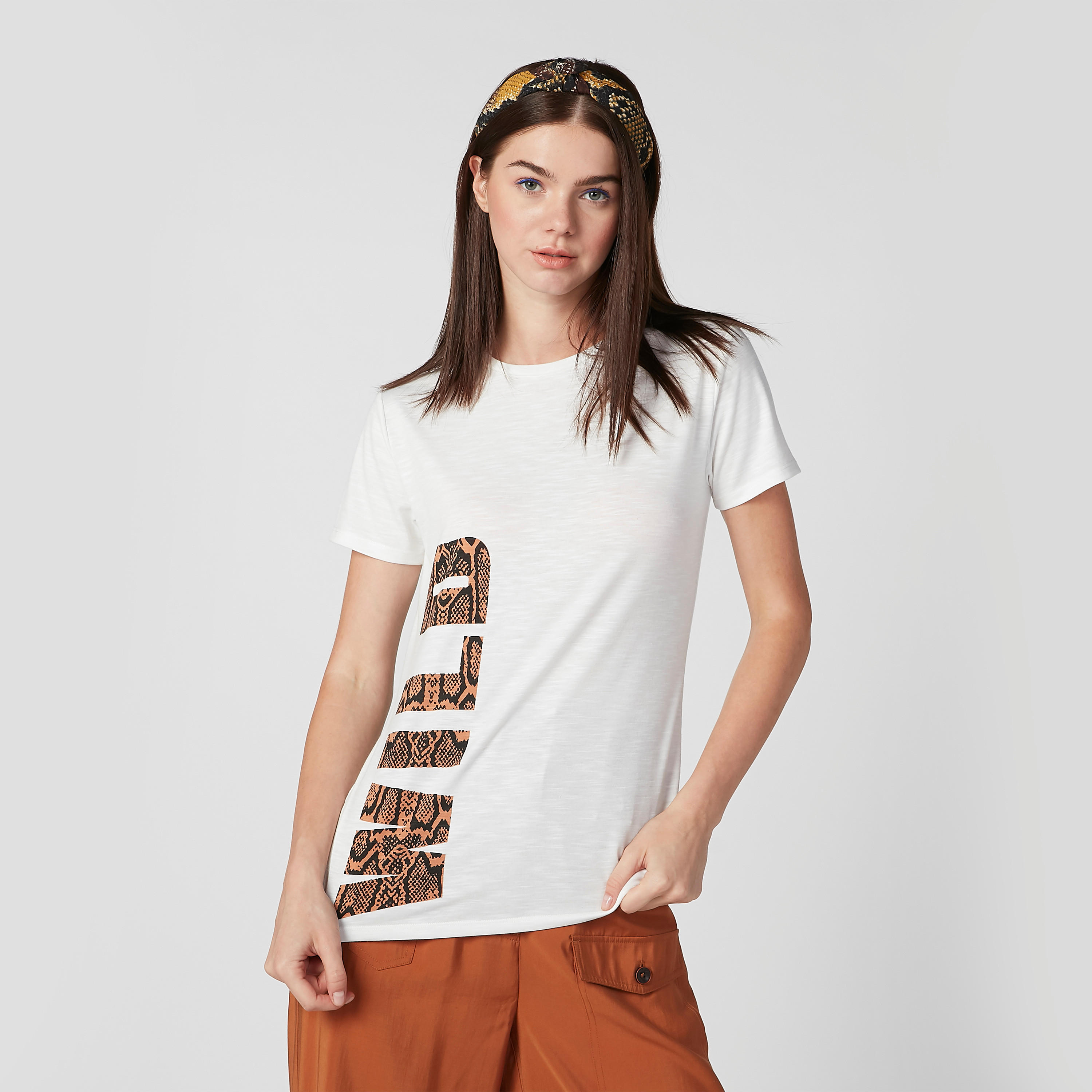 بلوزة بياقة مستديرة وأكمام قصيرة وطبعات-women-clothing-tshirts-image-2