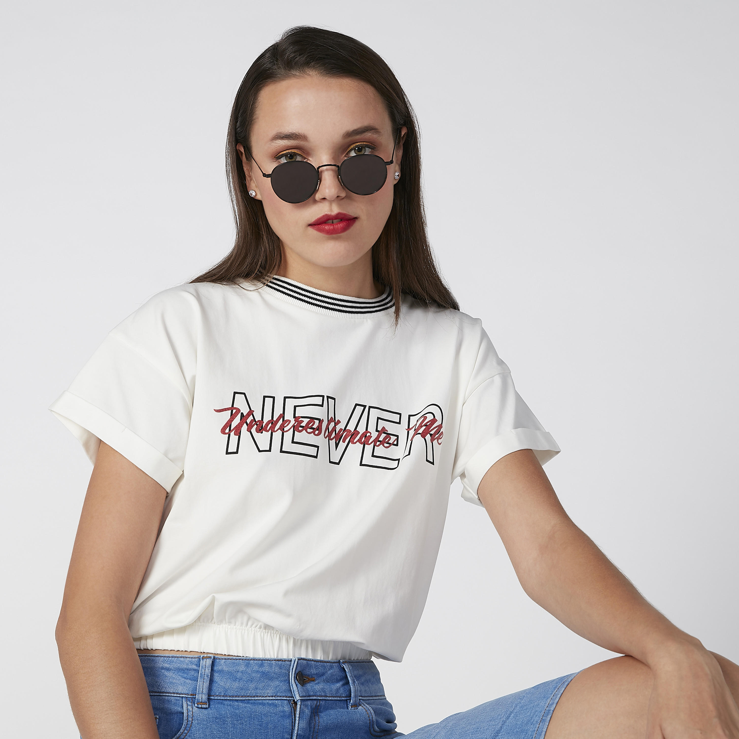 تيشيرت بياقة ضيّقة وأكمام قصيرة وحوّاف مطّاطية وطبعات-women-clothing-tshirts-image-3